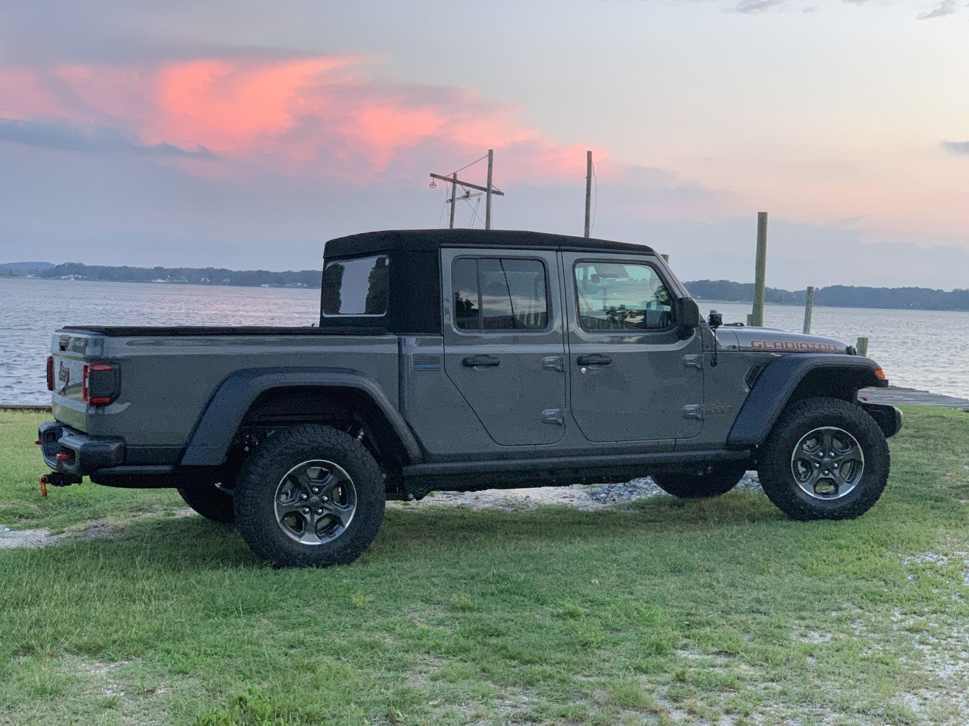 Jeep Gladiator STING GRAY Gladiator JT Club 49FD8CBE-6F5B-408D-BF33-A99B5910F2B9