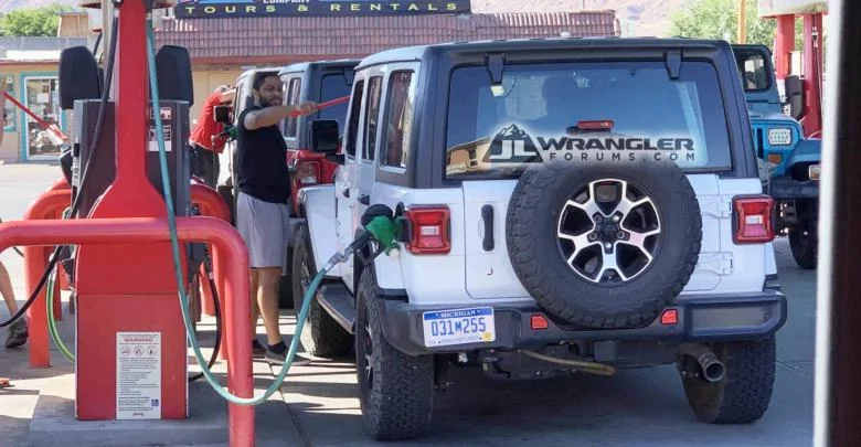 Jeep Gladiator Gladiator EcoDiesel Spotted Testing in Moab Jeep-JL-Wrangler-JT-Gladiator-Diesel2-780x405