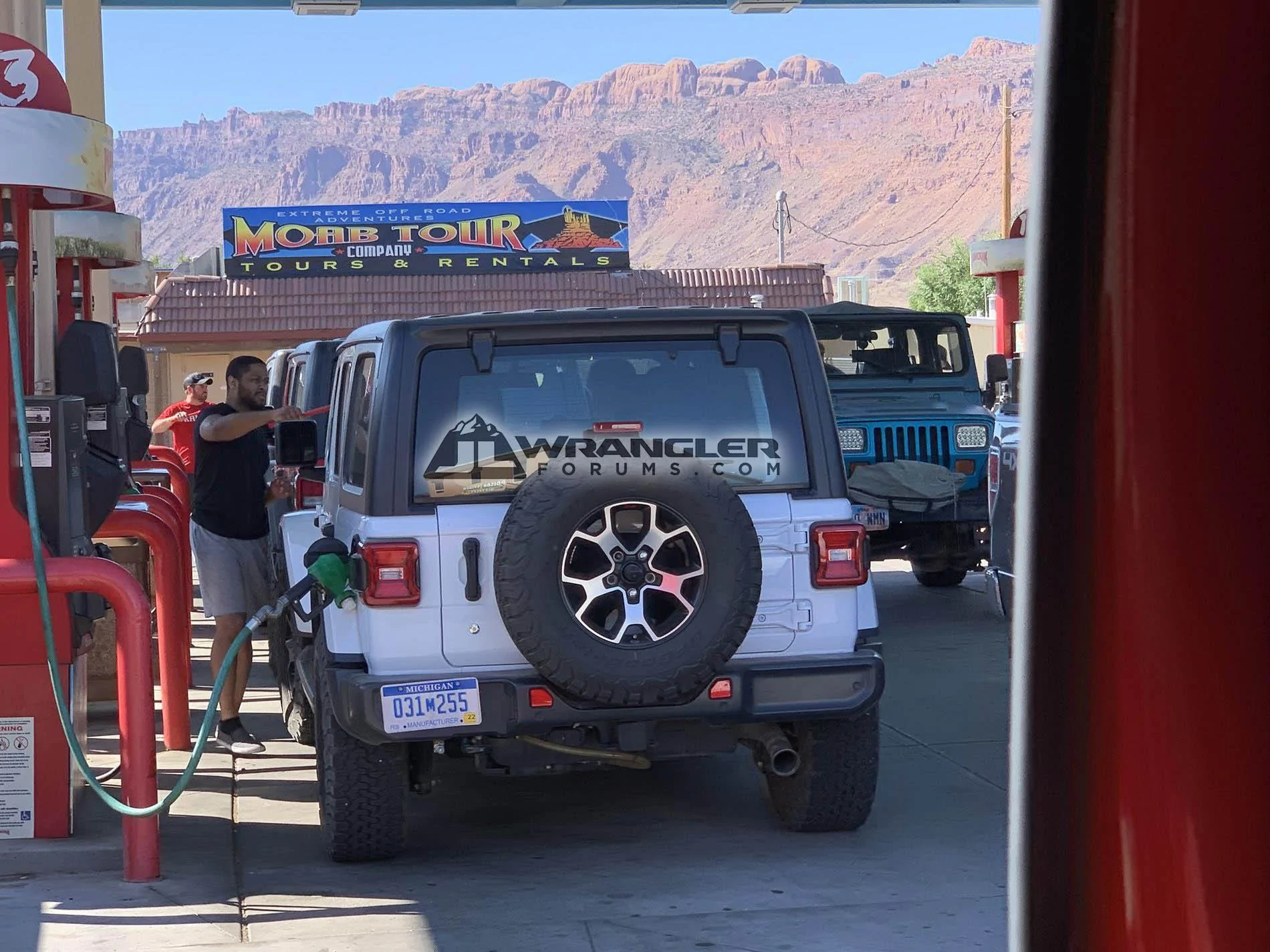 Jeep Gladiator Gladiator EcoDiesel Spotted Testing in Moab Jeep JL Wrangler JT Gladiator Diesel1