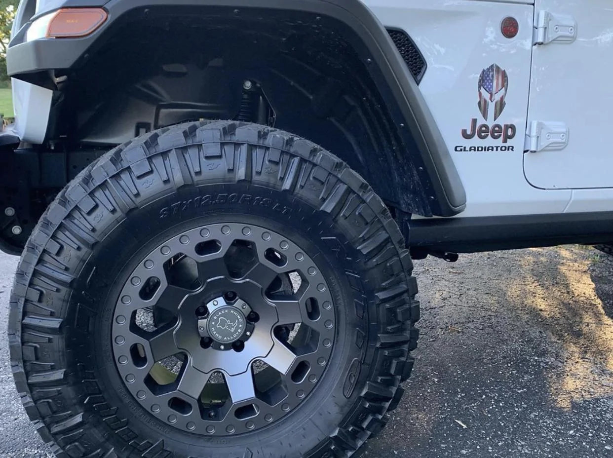 Jeep Gladiator BRIGHT WHITE Gladiator JT Club 481D2399-AEB0-4AB5-A12E-3D8B1A6B0E1F