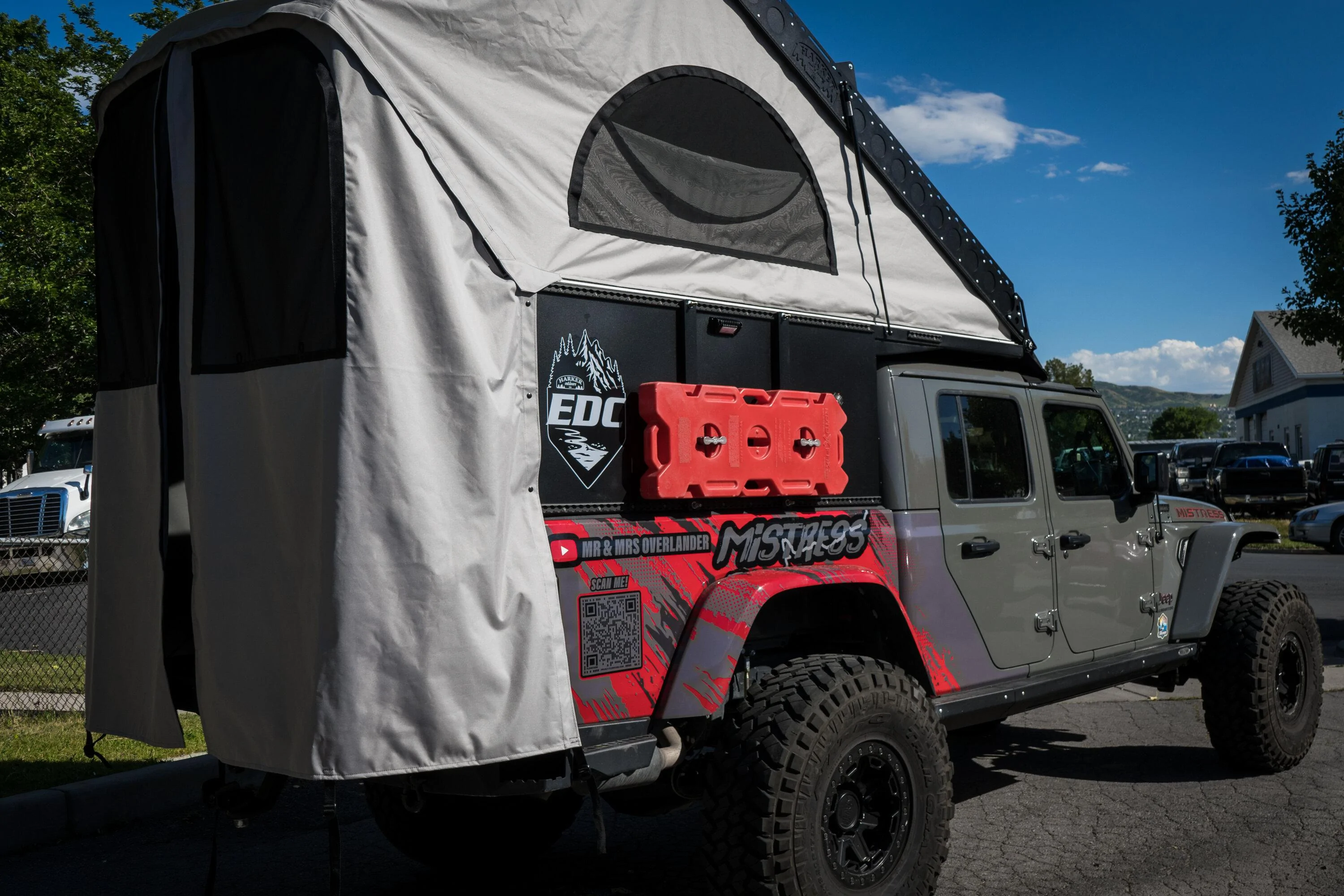 Jeep Gladiator Bed cap ideas DSC09311