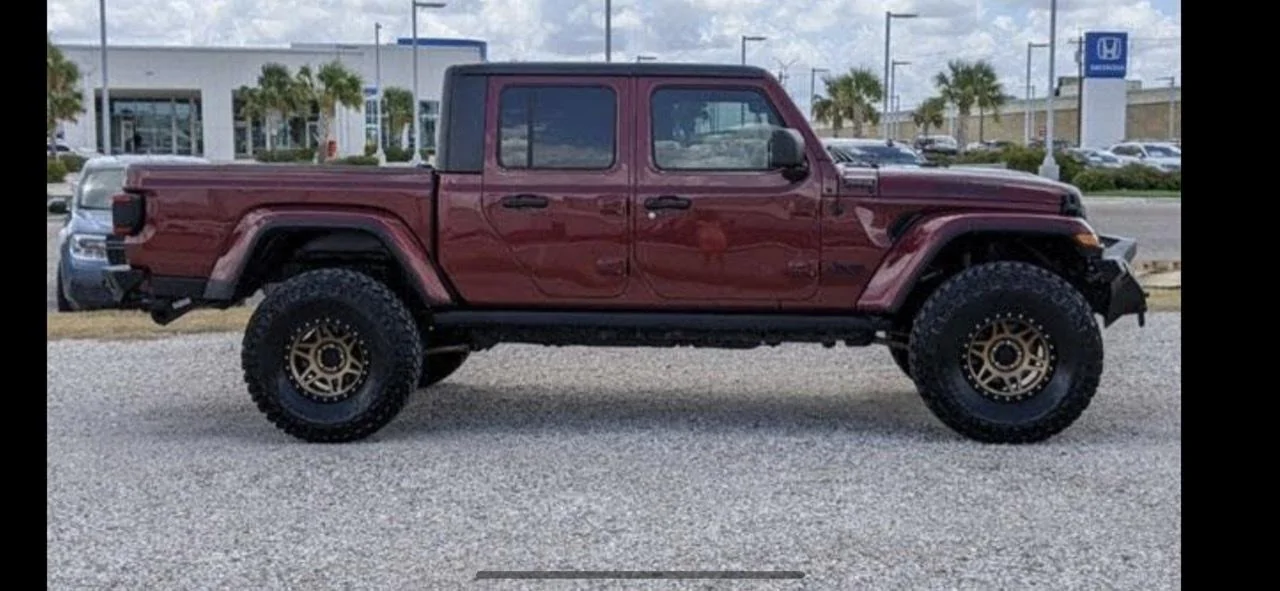 Jeep Gladiator WILLYS Edition Gladiator JT Club 6010E7D8-DCE3-4F8D-AE52-0817D498EB75