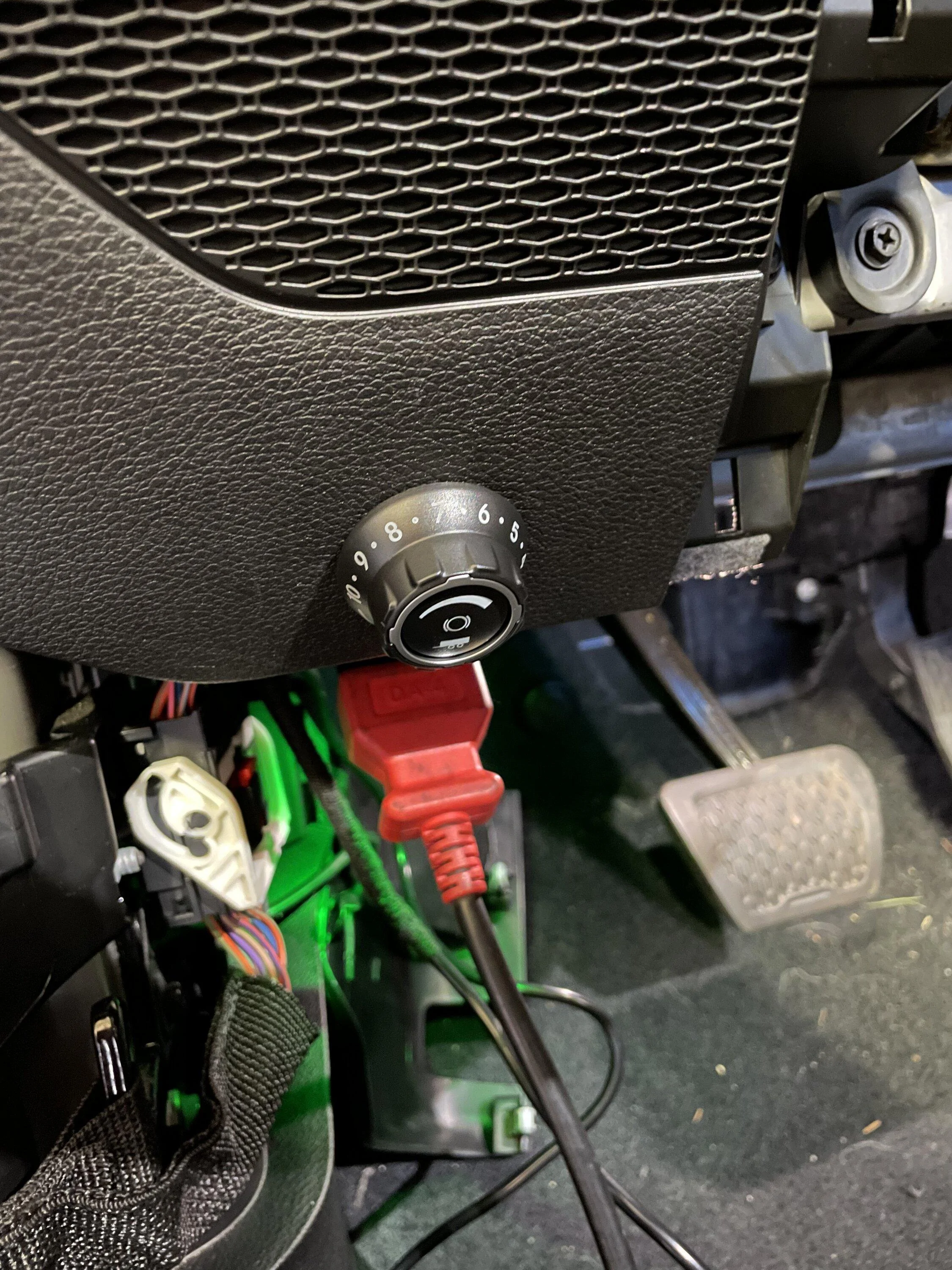 Jeep Gladiator Mopar Trailer Brake Controller for Jeep Gladiator Officially Released (Part # 82215652AB) 426BBB1F-64A2-4F36-9C84-E0EFA5114E02