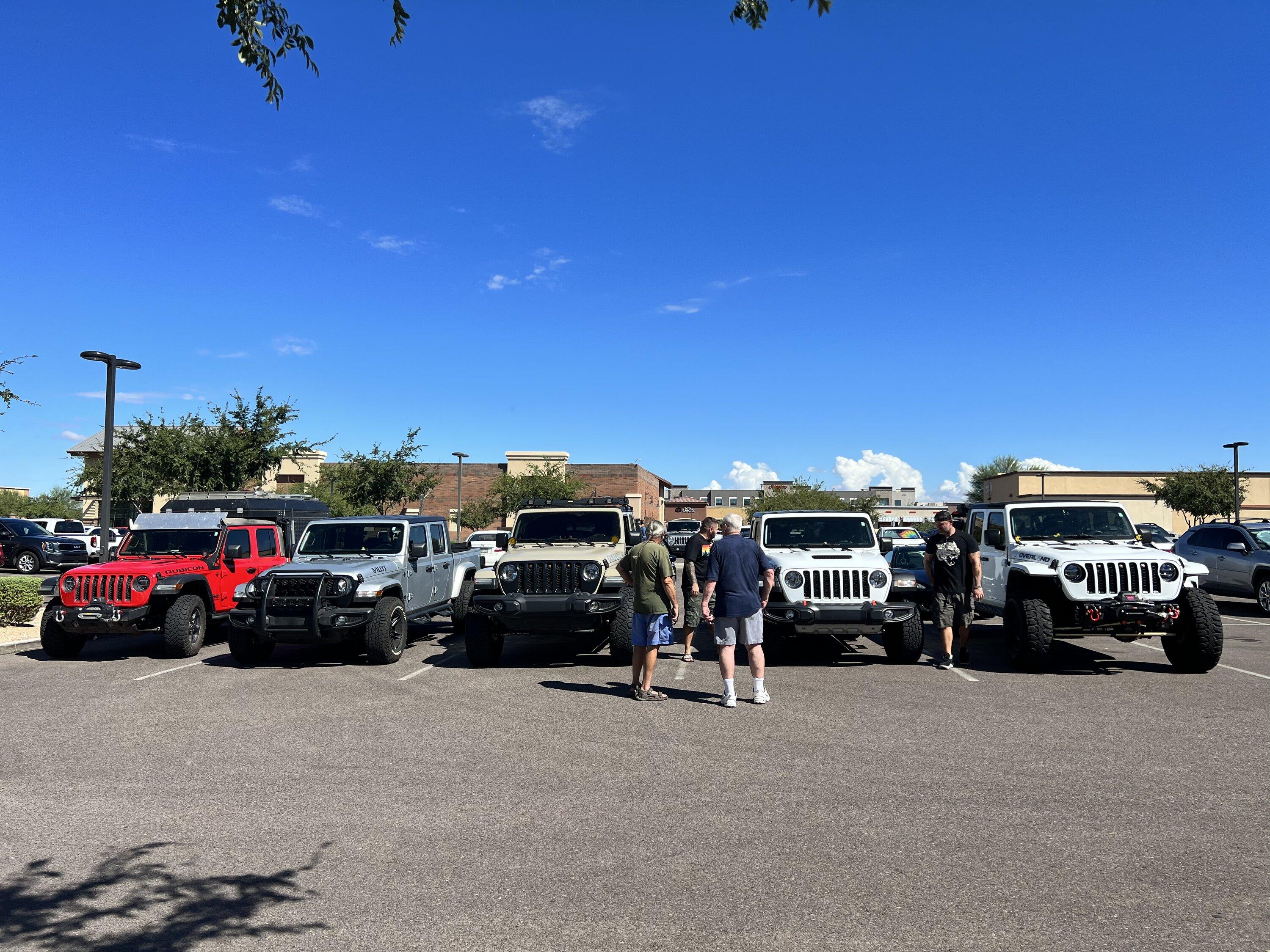 Jeep Gladiator Jeeps Parking Next To Jeeps 30E10395-2241-4538-BA0B-8C874473BC11