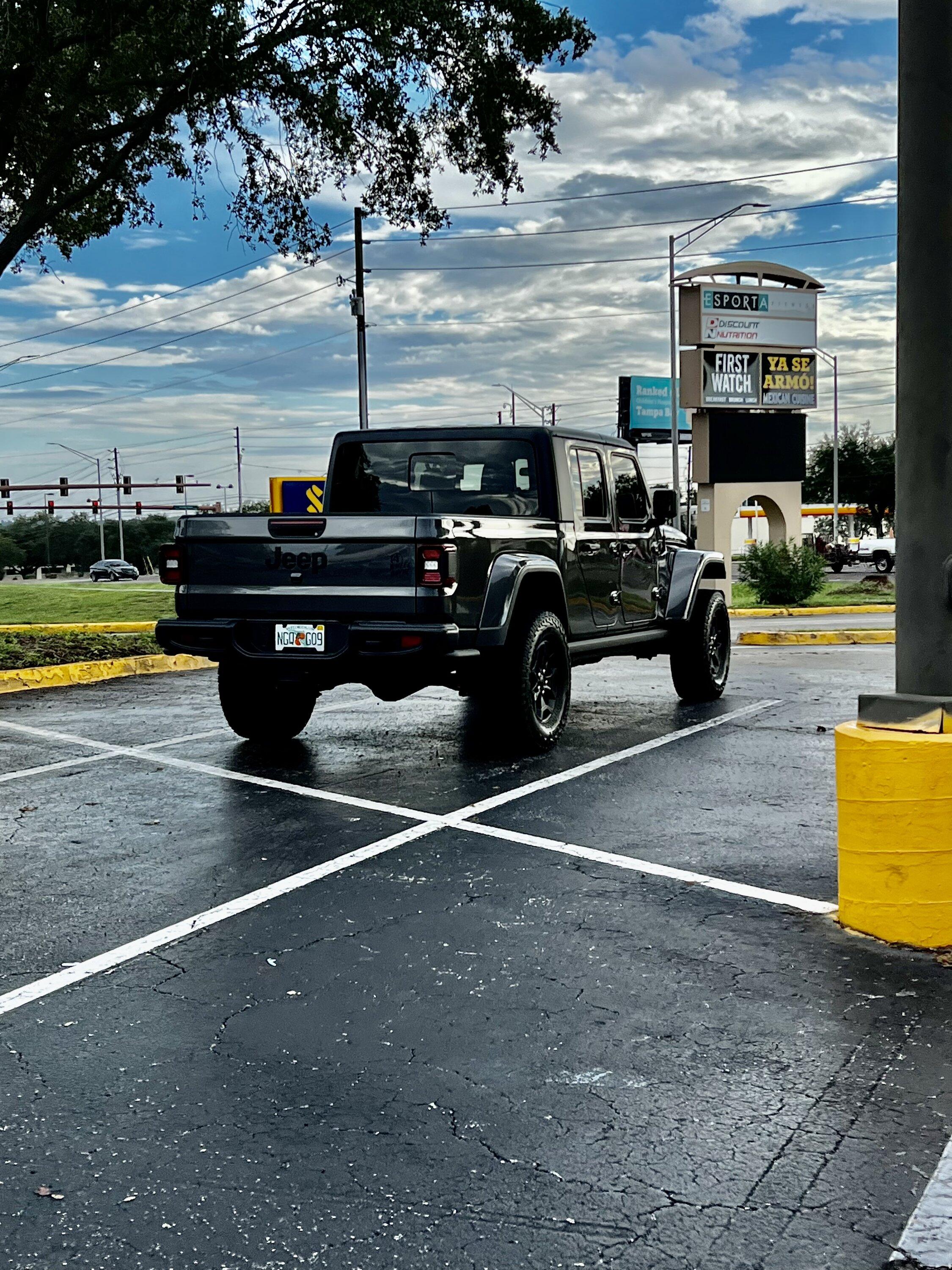 Jeep Gladiator WILLYS Edition Gladiator JT Club 582CA66F-09A9-4411-BB28-4C59DFCAD0EE