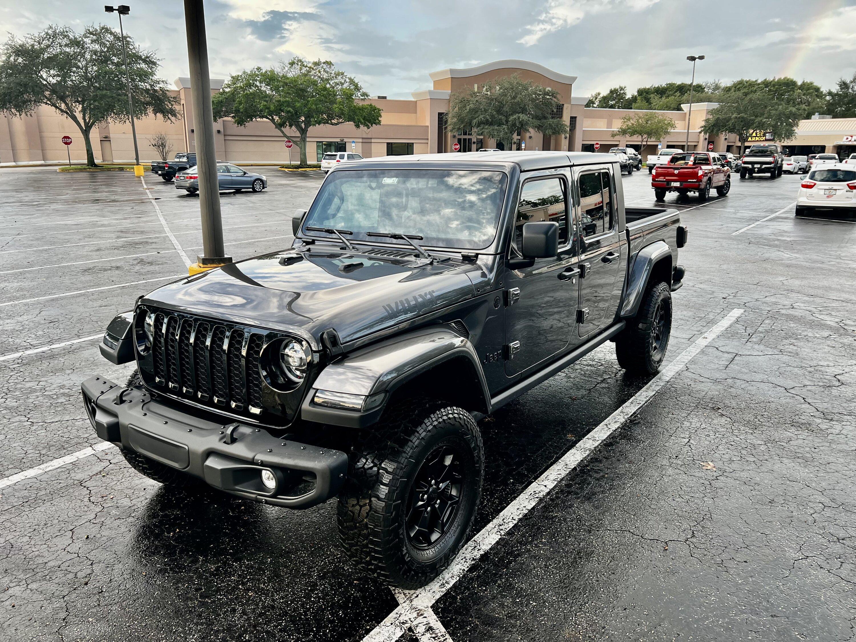 Jeep Gladiator WILLYS Edition Gladiator JT Club 47E39427-0460-46DF-B8E8-26004C07C5DD