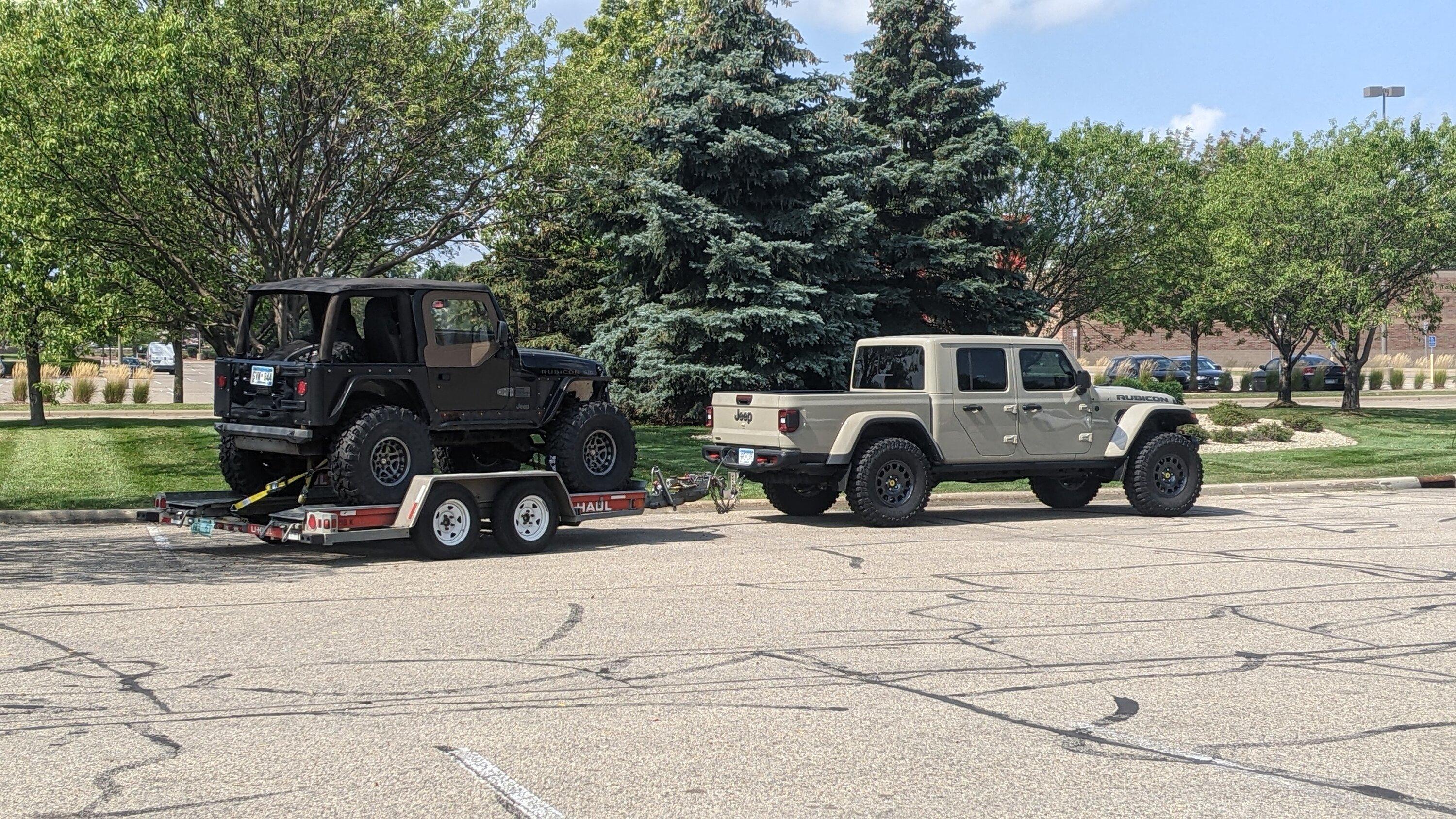 Jeep Gladiator First Time Towing Rubicon With Gladiator Rubicon PXL_20220907_171945294