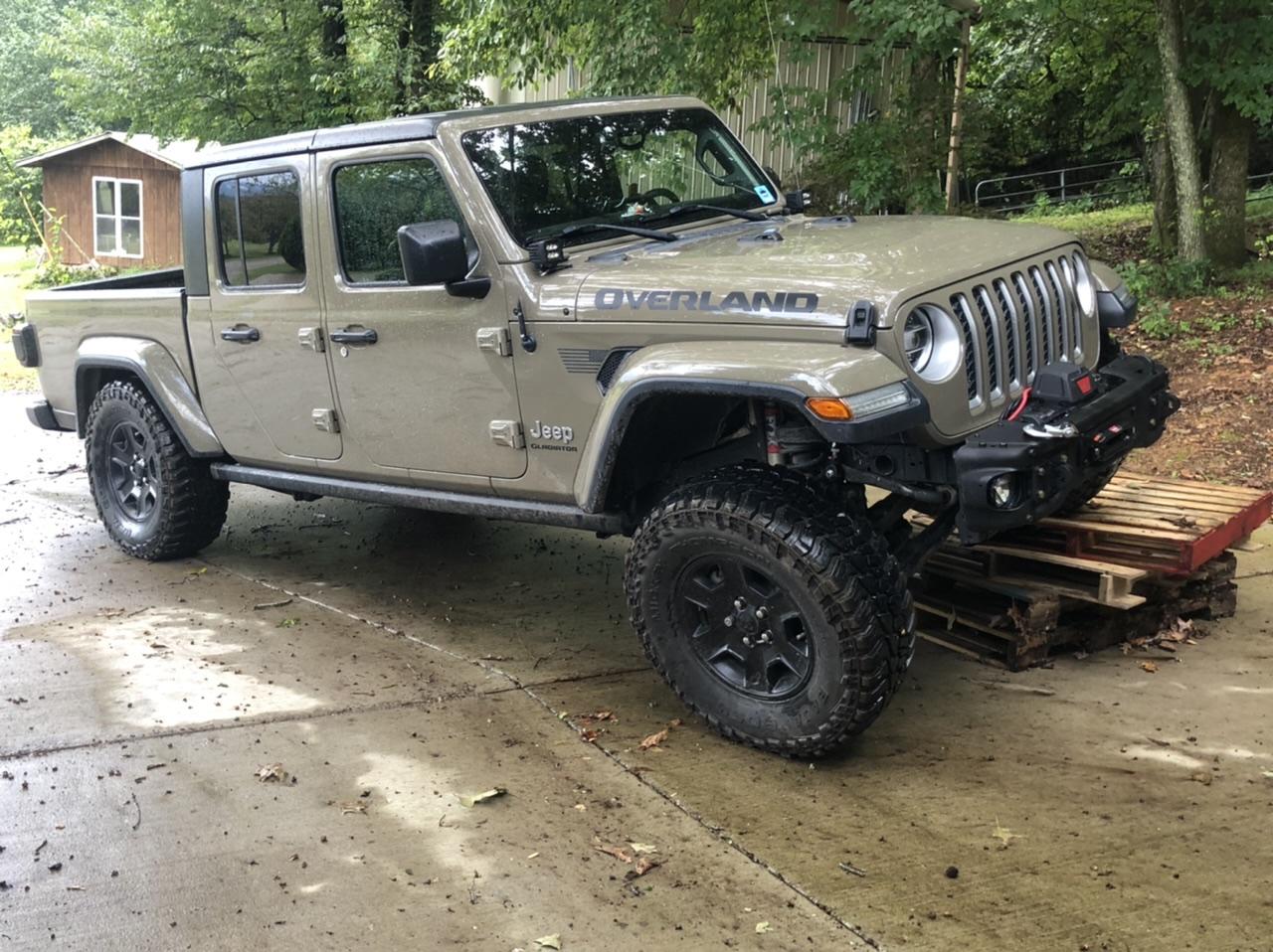 Jeep Gladiator Fun In The Driveway C19FD4A9-6135-4E47-A173-D7F6127D3091