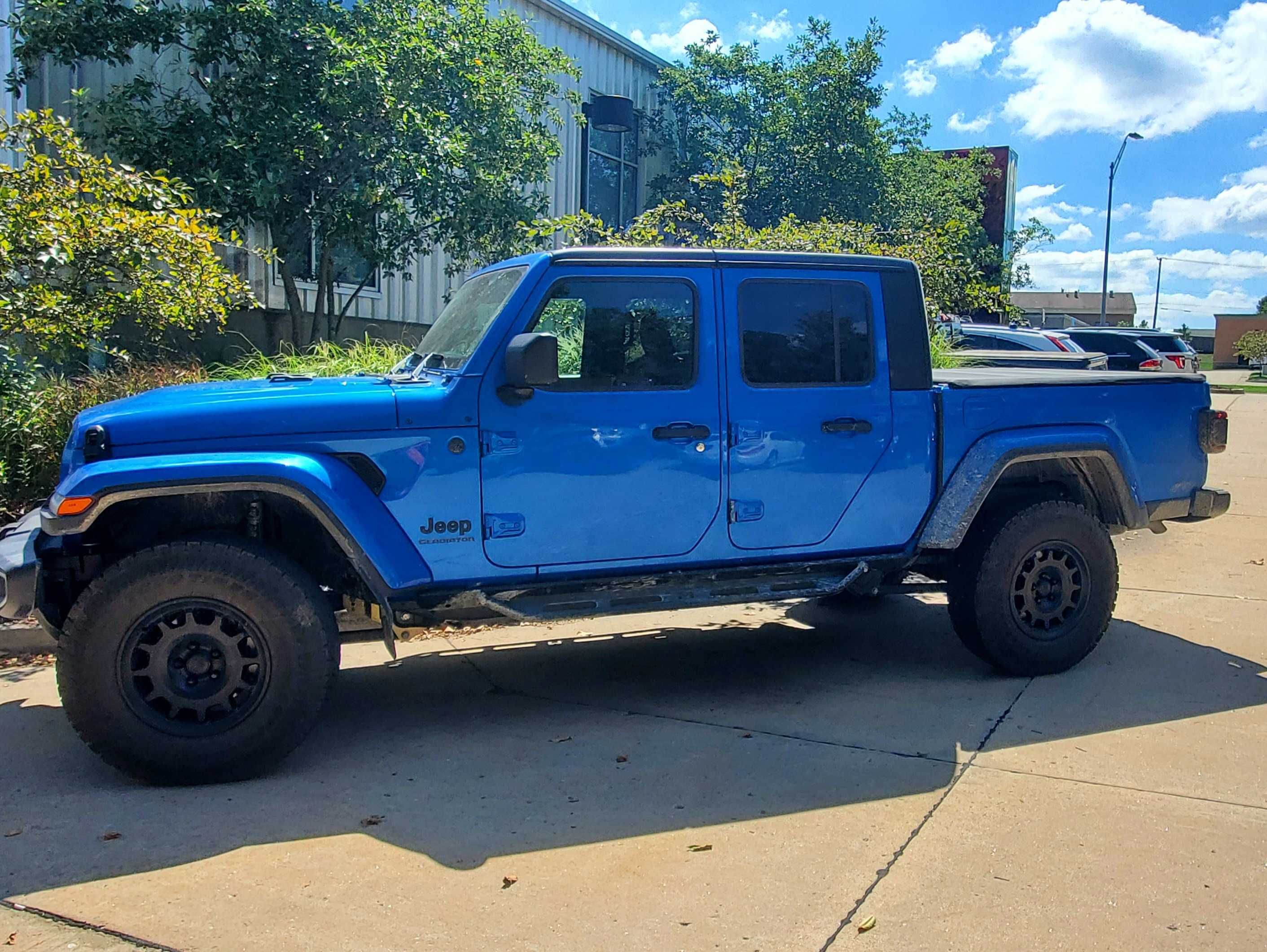 Jeep Gladiator Let's see your 285/75 17 tires 20220909_122918