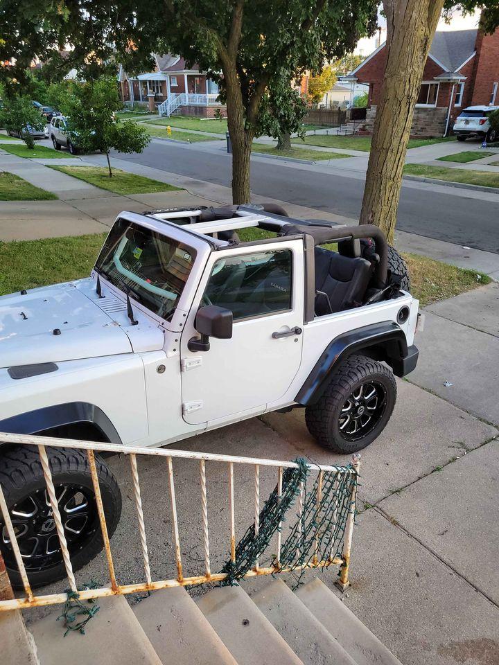 Jeep Gladiator Interesting Wrangler “dressed” as a JT 305229354_5684931078235746_5743443790159350751_n