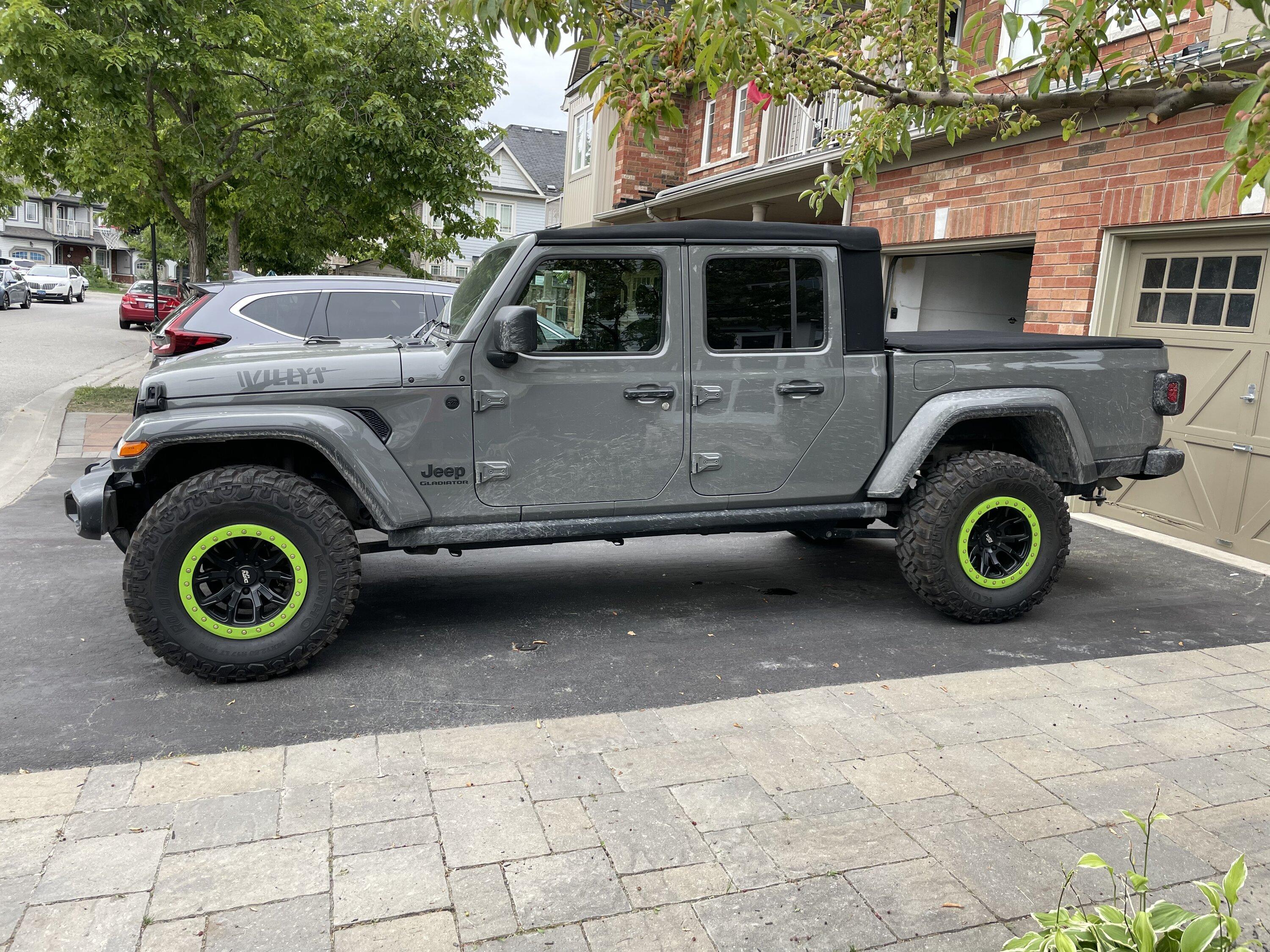 Jeep Gladiator STING GRAY Gladiator JT Club EAE6B959-3EC9-416E-AA76-8BFA65E255FC