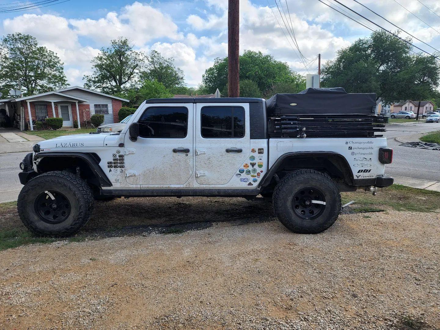 Jeep Gladiator Made my own bed rack! 279392896_489384792980918_5520807789469051391_n