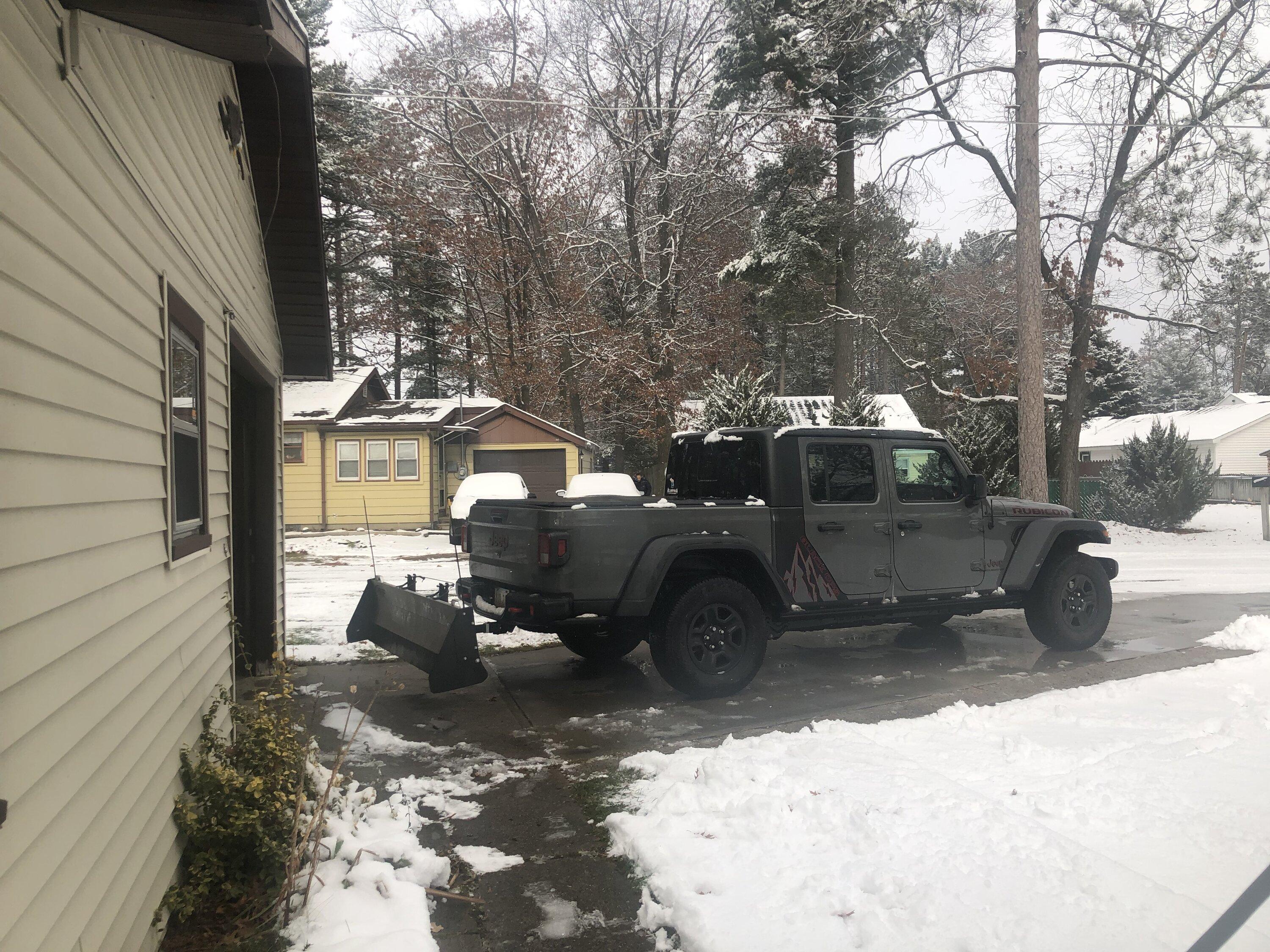Jeep Gladiator Snow Plow F9E2140C-BEBC-41F4-A74F-954EF9AA7BF1
