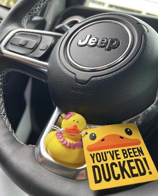 Jeep Gladiator Jeep Featuring World’s Largest Duck and Giving Out Free Rubber Ducks at Detroit Auto Show screen-shot-2022-09-12-at-8-25-39-am-