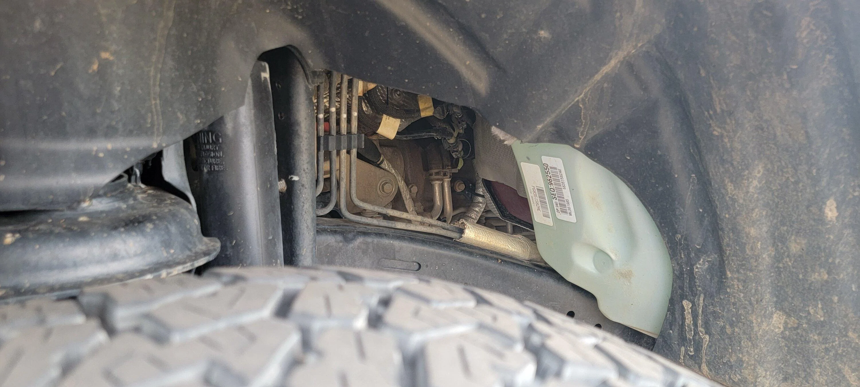 Jeep Gladiator Fender liner does not like strong headwinds. 20220912_114526