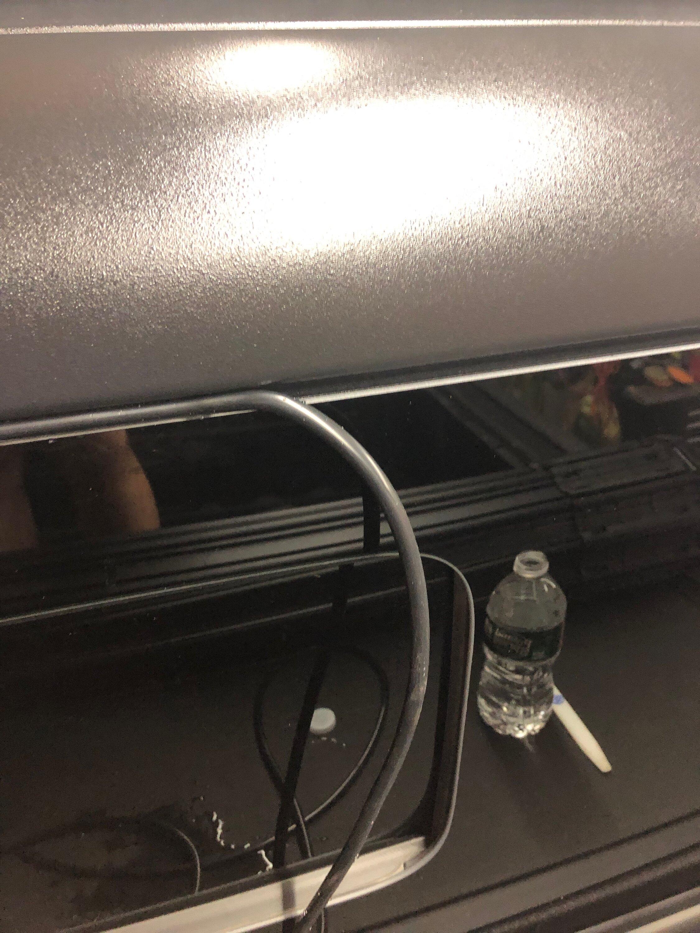 Jeep Gladiator 2020 Gladiator rear window leak (so far i suspected the actual small opening window, but actually it is entire top of the window) IMG_4241