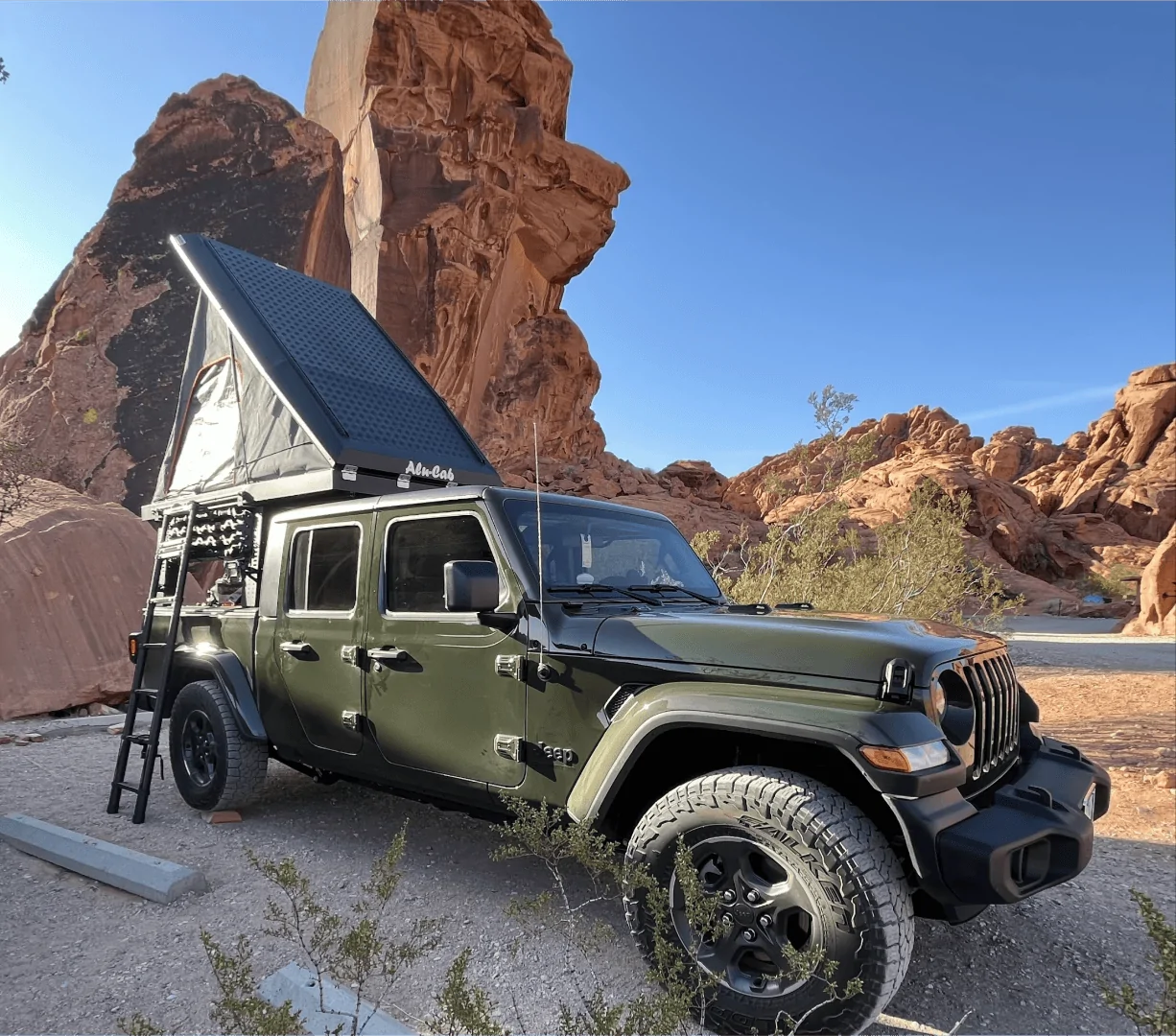 Jeep Gladiator 2022 Gladiator Sport S Sarge Green with Alu-Cab 3.1 Tent Screenshot_20220913-130131