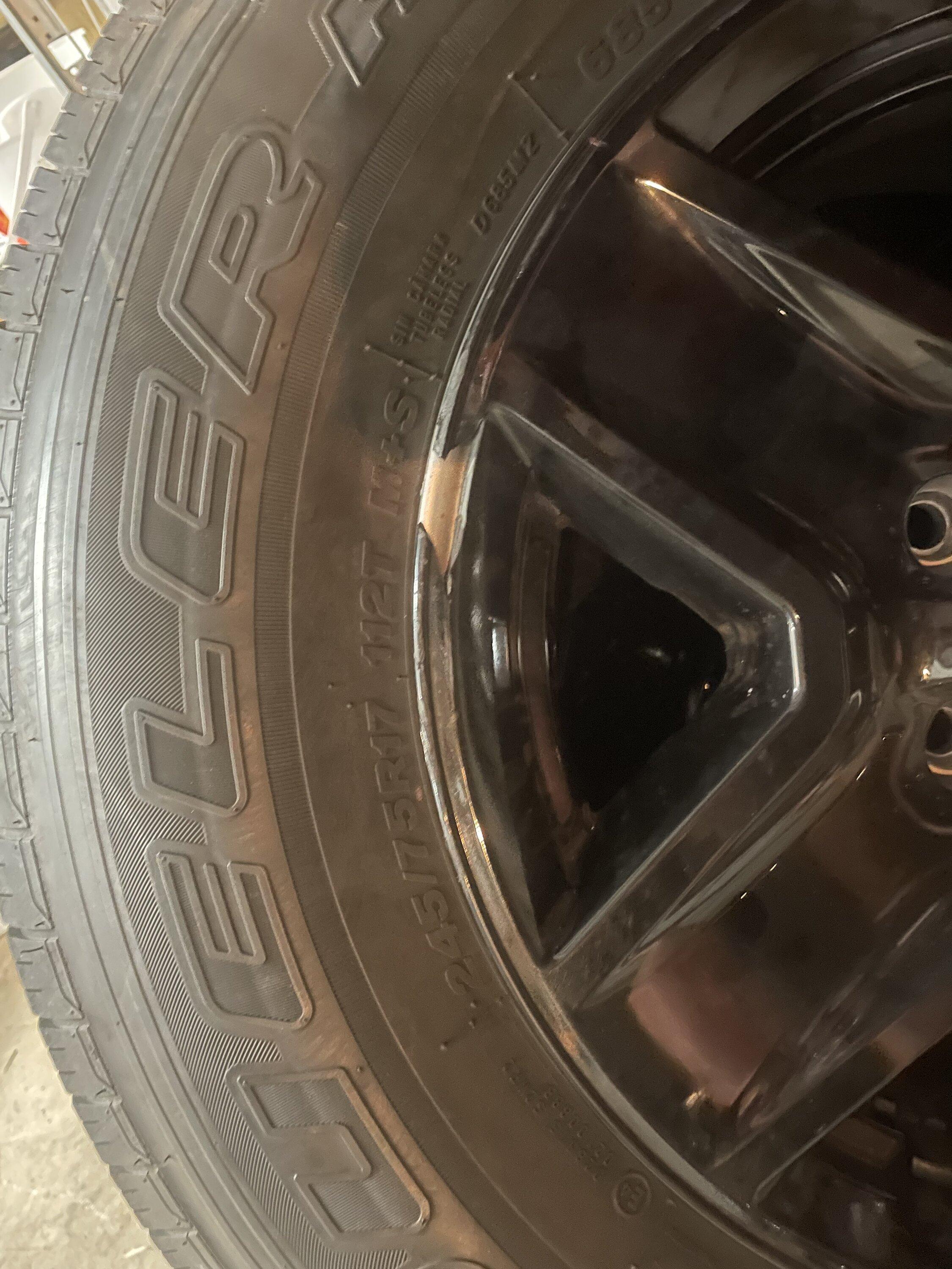 Jeep Gladiator 21 Sport wheels and Duelers 3CCAF218-09B9-4D9B-887D-8DA82A0E1201