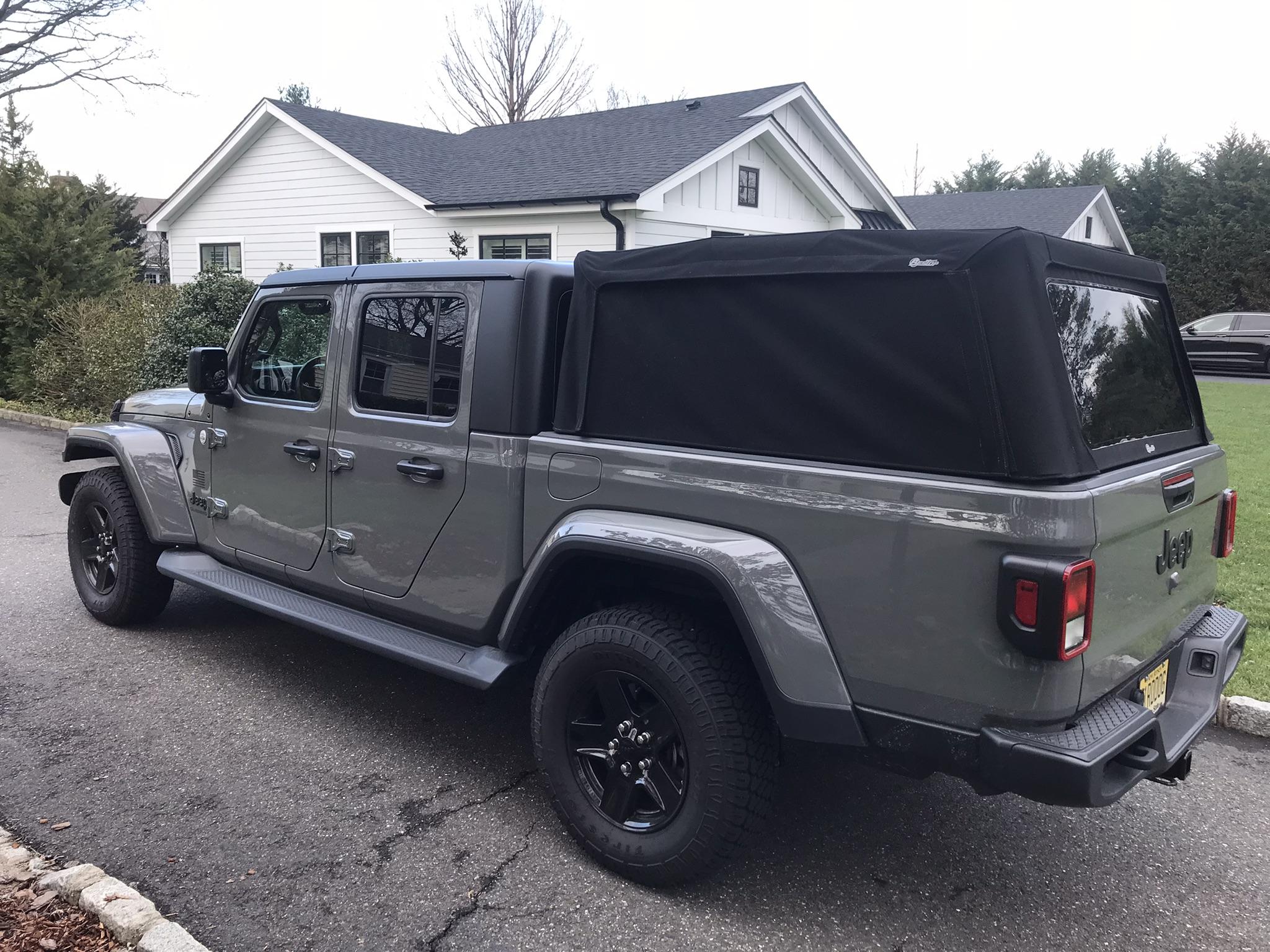 Jeep Gladiator Ruffland Kennel For Your Dog 737B30C0-4841-447E-9D2B-4CF40C00814B