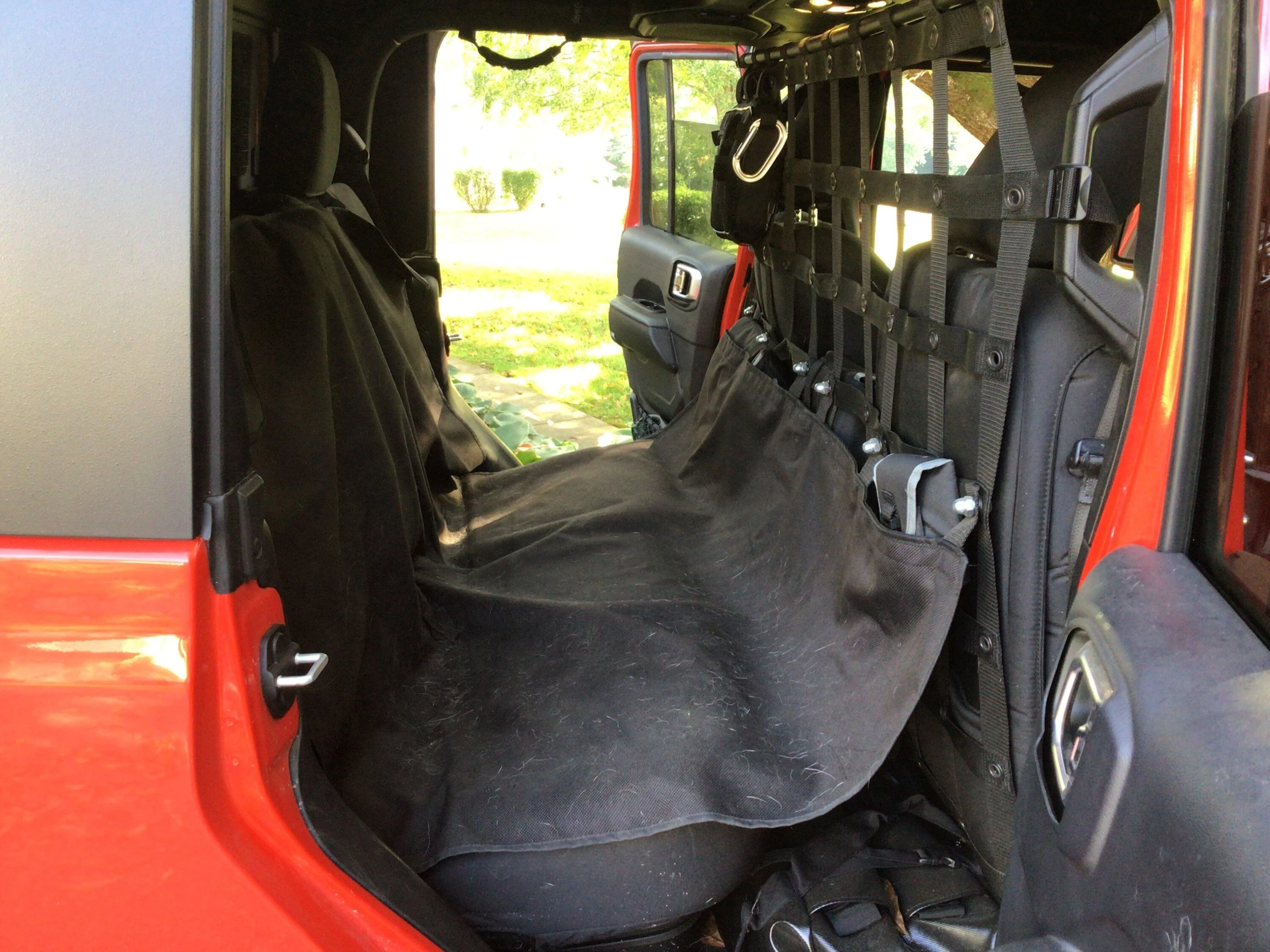 Jeep Gladiator Ruffland Kennel For Your Dog 9C8E5842-2645-4299-9961-75BBA1B266BD