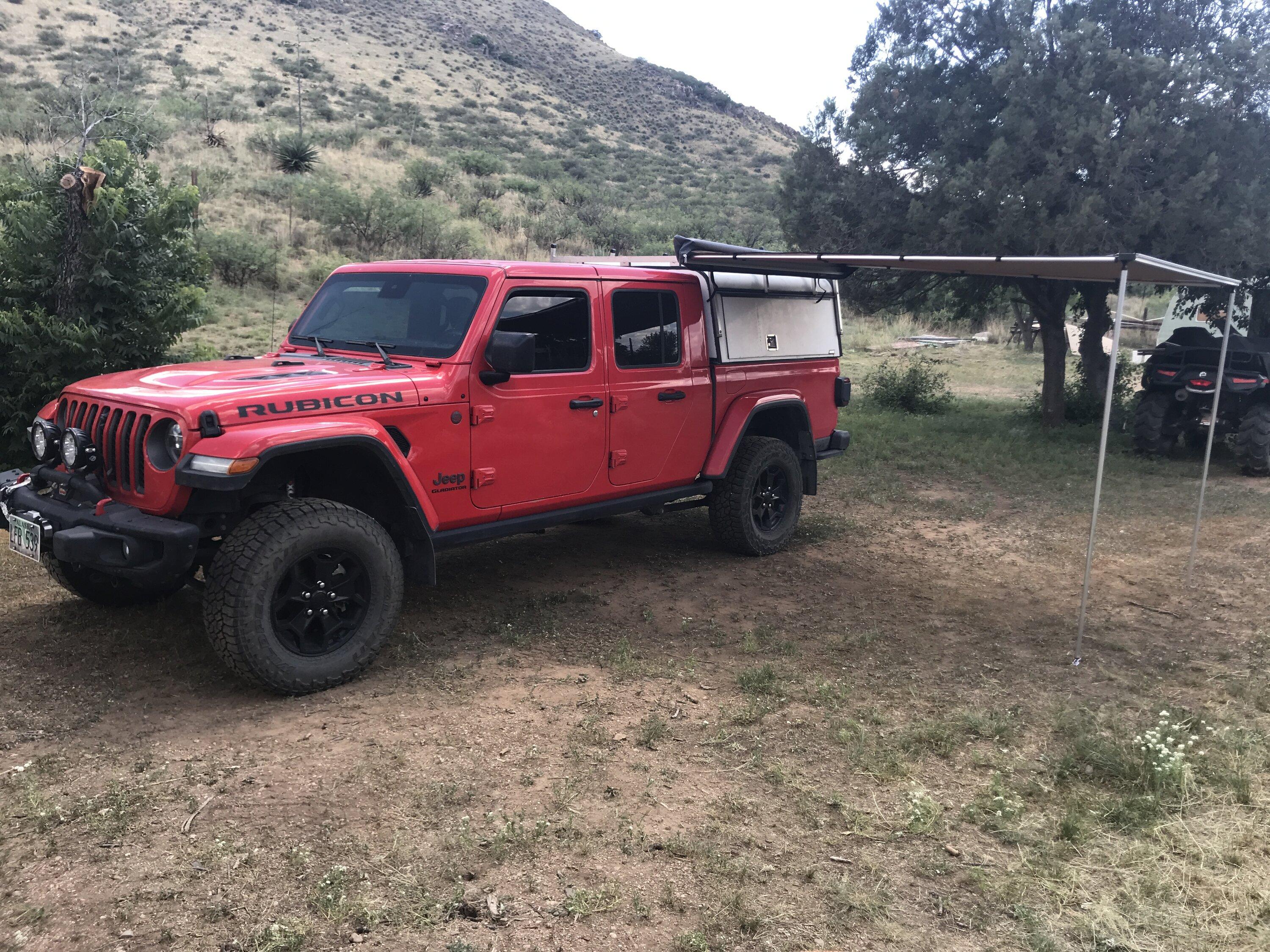 Jeep Gladiator Mounted Awnings IMG_4986.JPG