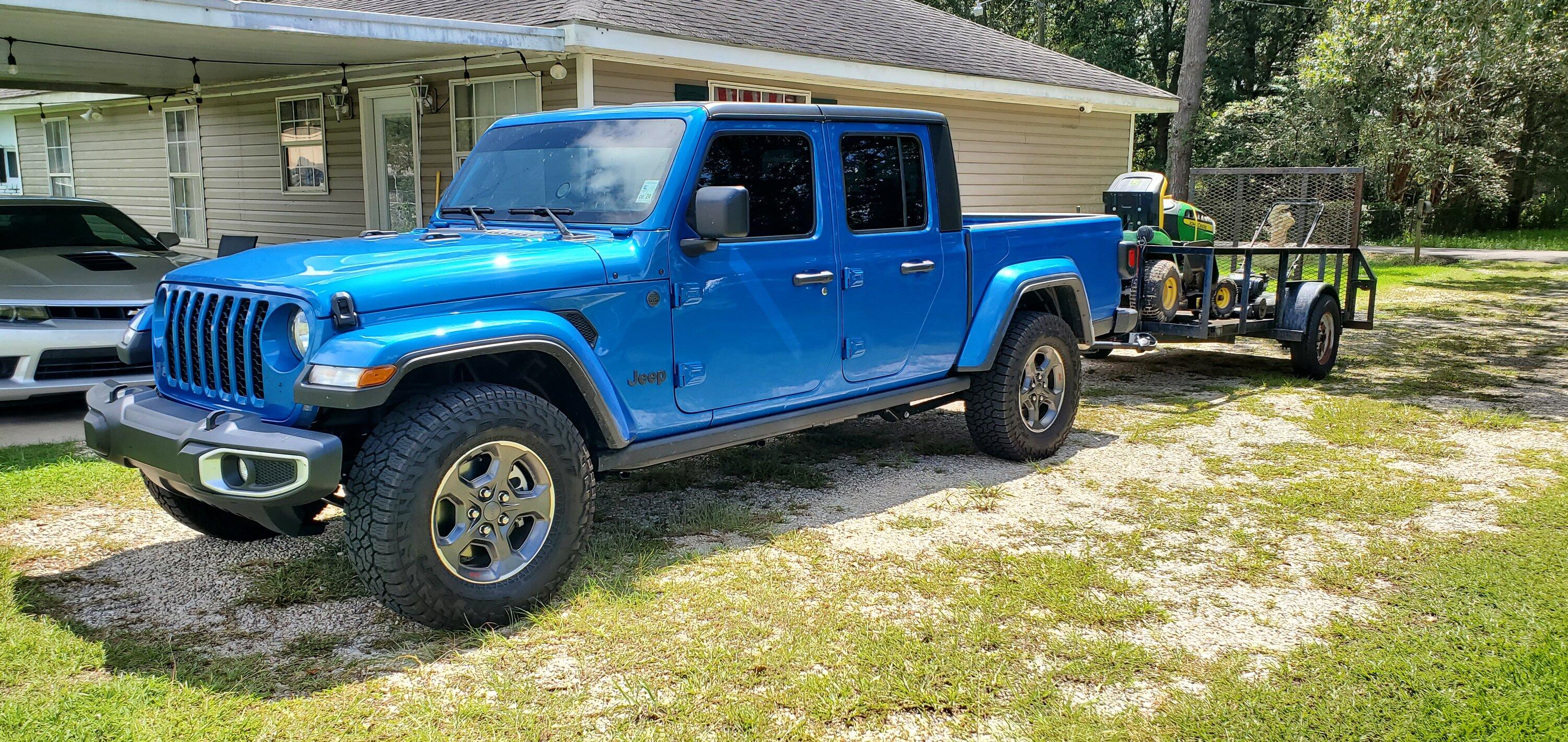 Jeep Gladiator Chris's Sport S Max Tow - Boring Daily 'Build' 20220910_123041