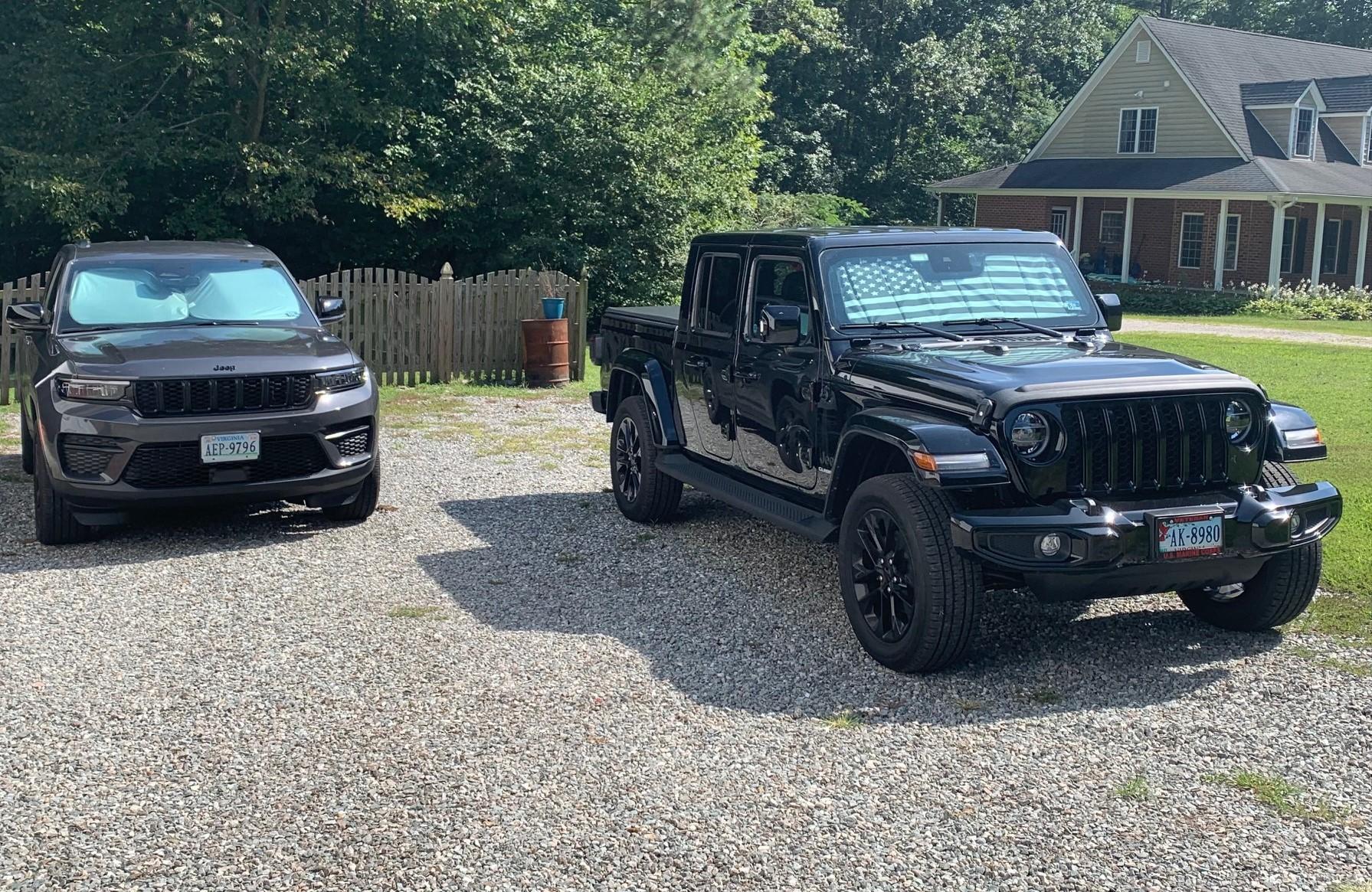 Jeep Gladiator Group shot! All the family Jeeps in one photo! Let's see some Jeep familys! Jeeps