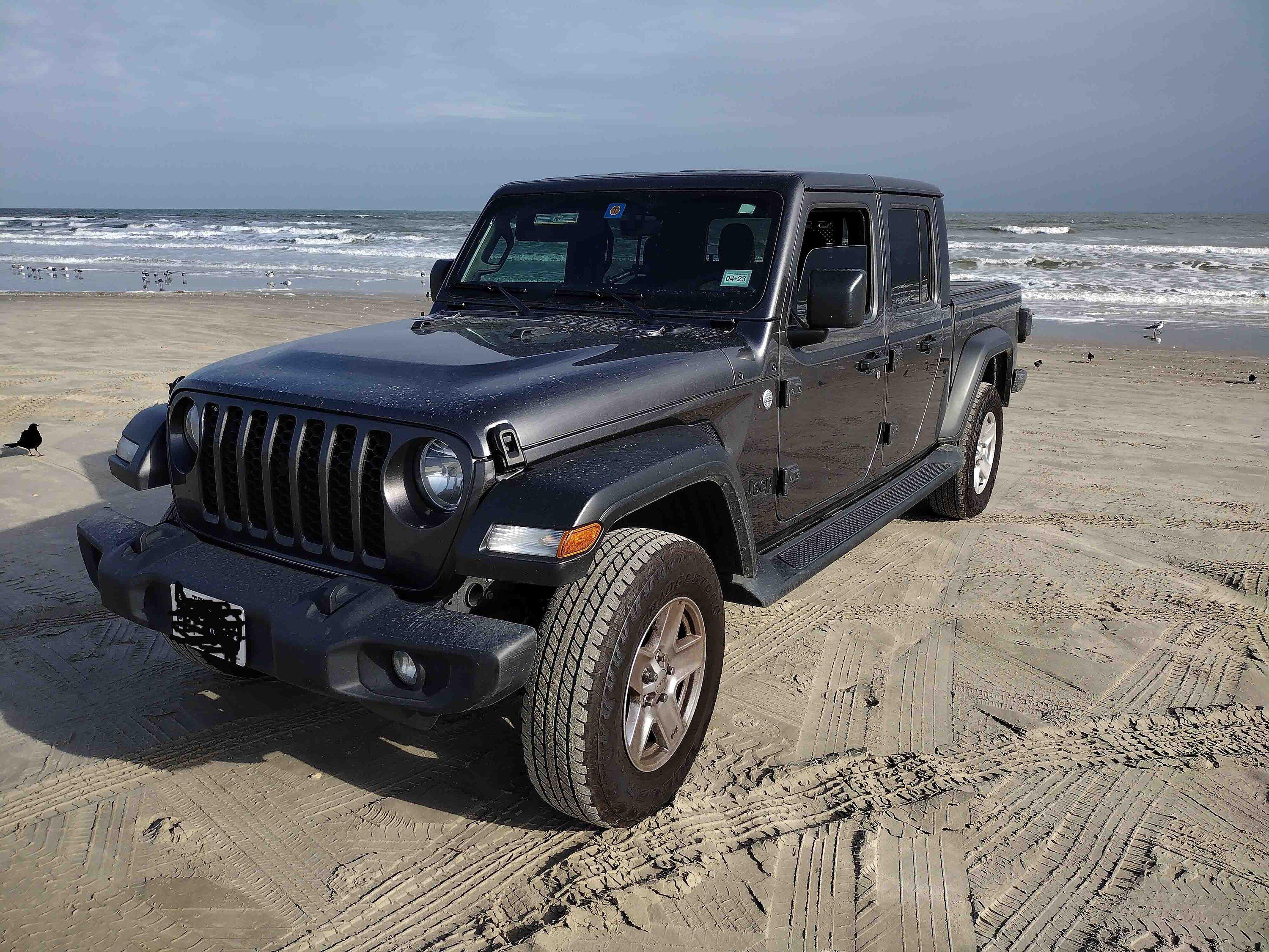Jeep Gladiator Pic request - 255/80R17 IMG_20220220_160638782b