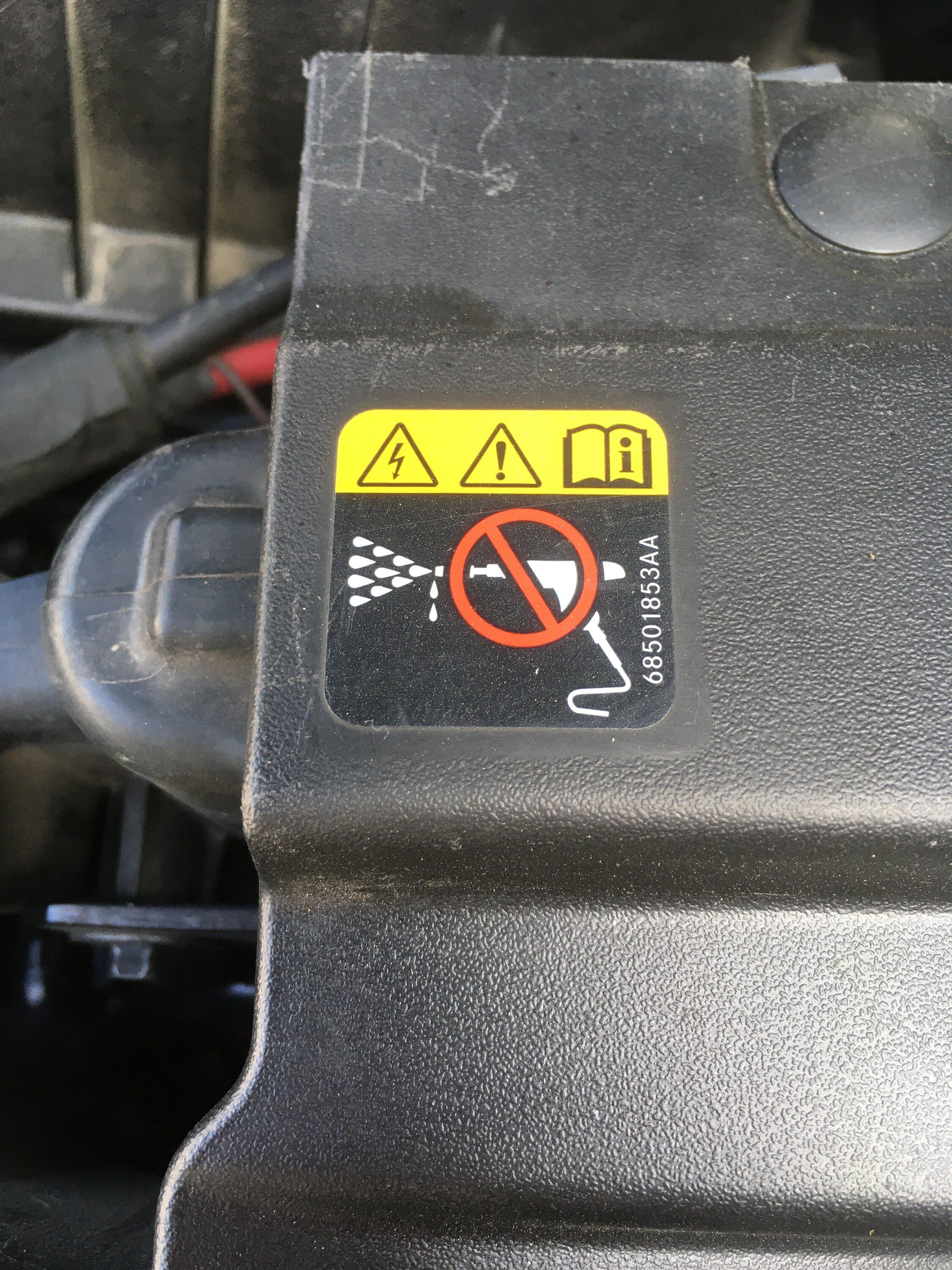 Jeep Gladiator No plastic cover on my 3.6L 904E9471-73A9-4529-B51F-BBF4BA307004