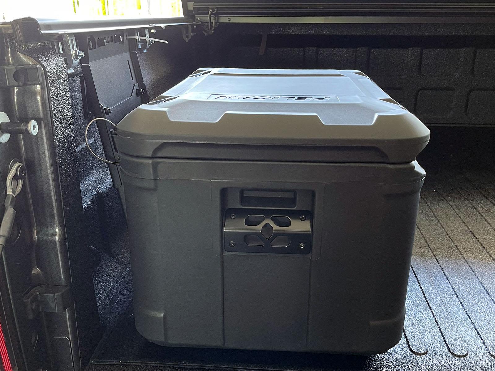 Jeep Gladiator Pelican BX80 Cargo Case & Universal Side Mount Kit b2