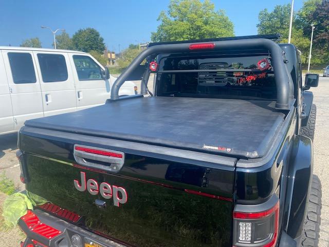 Jeep Gladiator EXTANG Trifecta 2.0 tri-fold   Tonneau Cover IMG_3962