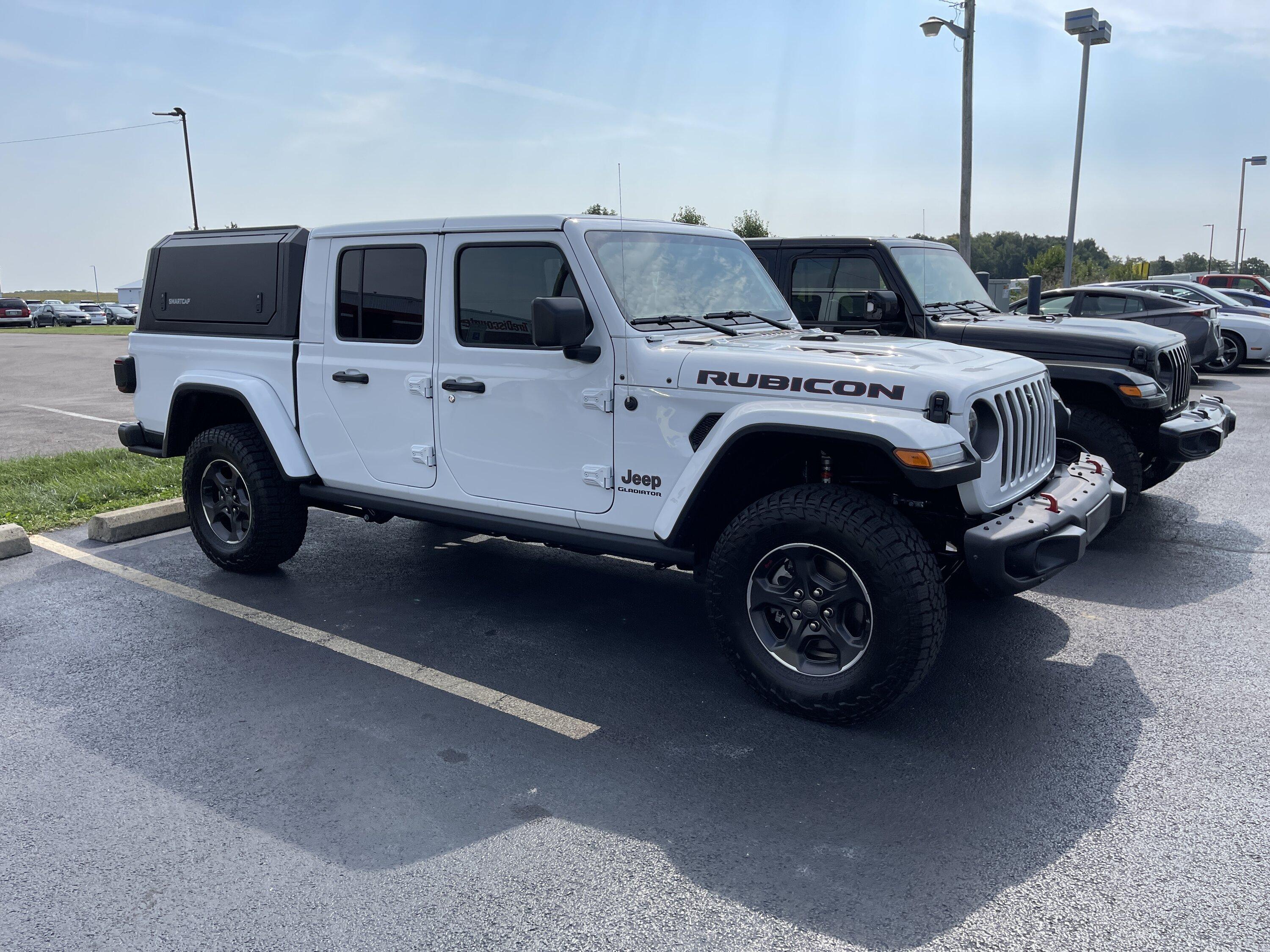 Jeep Gladiator BLACK Gladiator JT Club 20220917_153833529_iOS