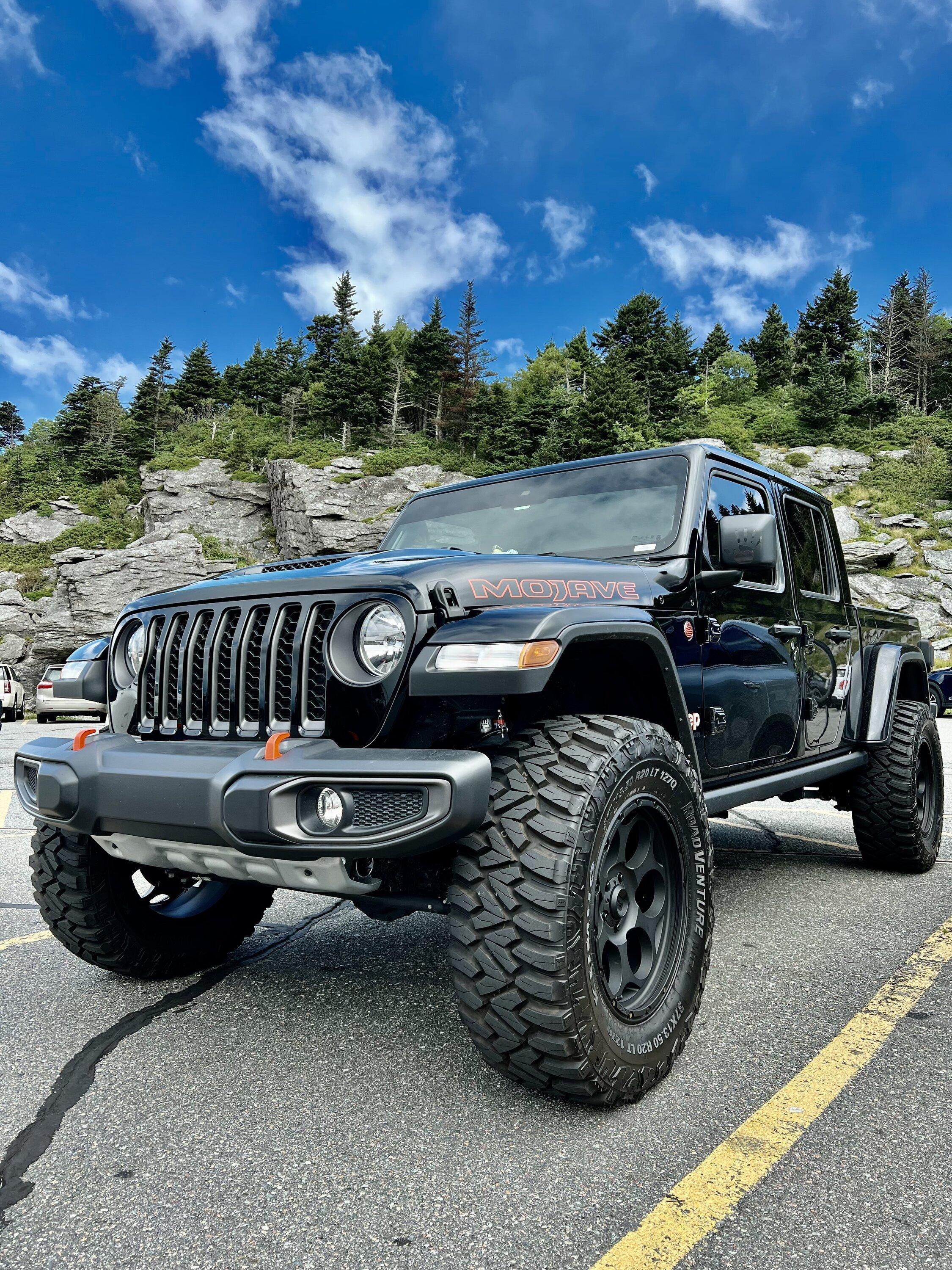 Jeep Gladiator BLACK Gladiator JT Club 14D2D116-C7A0-4395-B9FC-ABDC27D51EFC