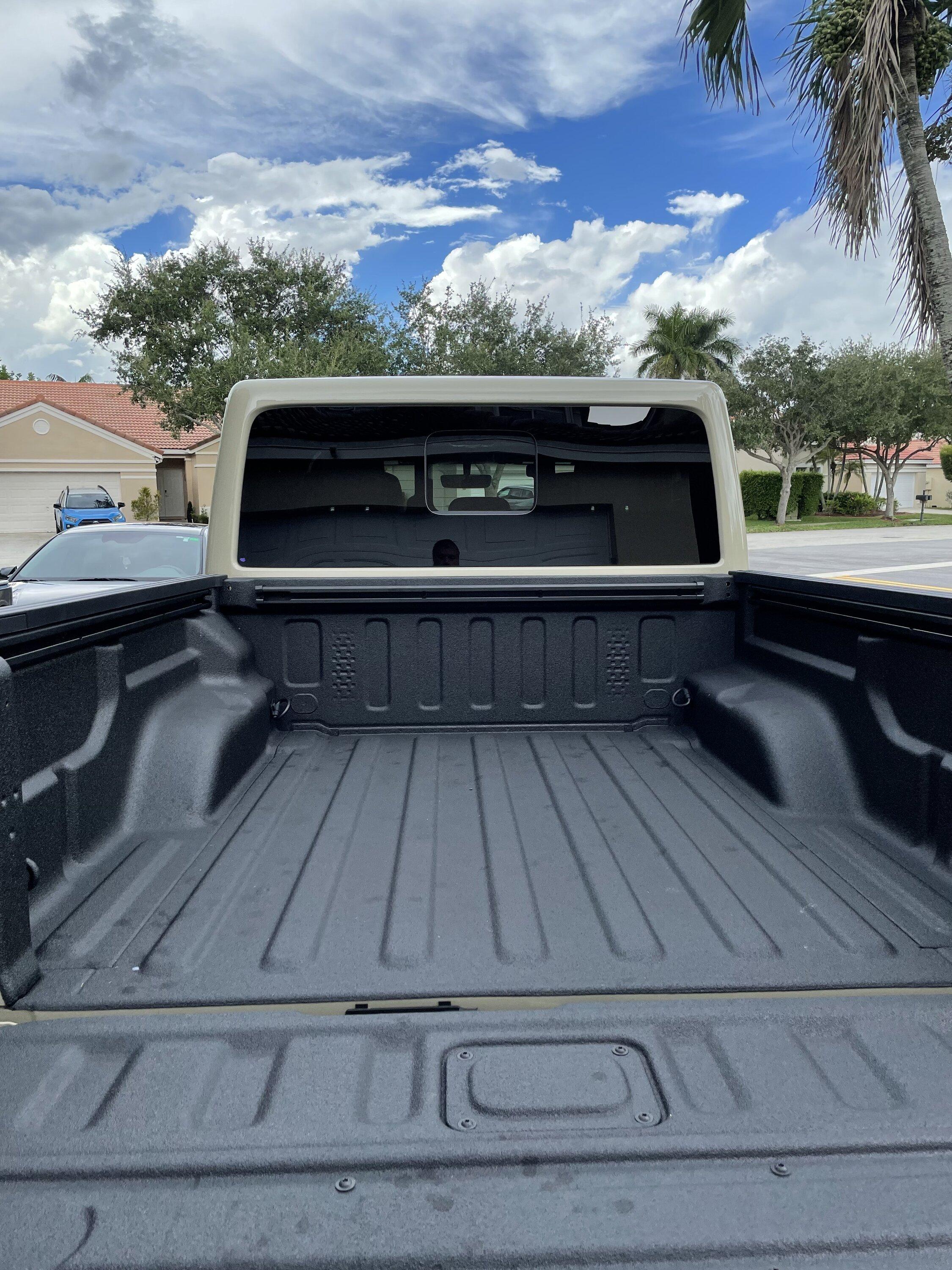 Jeep Gladiator Teraflex bed rail system  vs mopar rail system 68521890376__F203EB1A-71F8-4801-9F14-EA99219D2D50.fullsizerender
