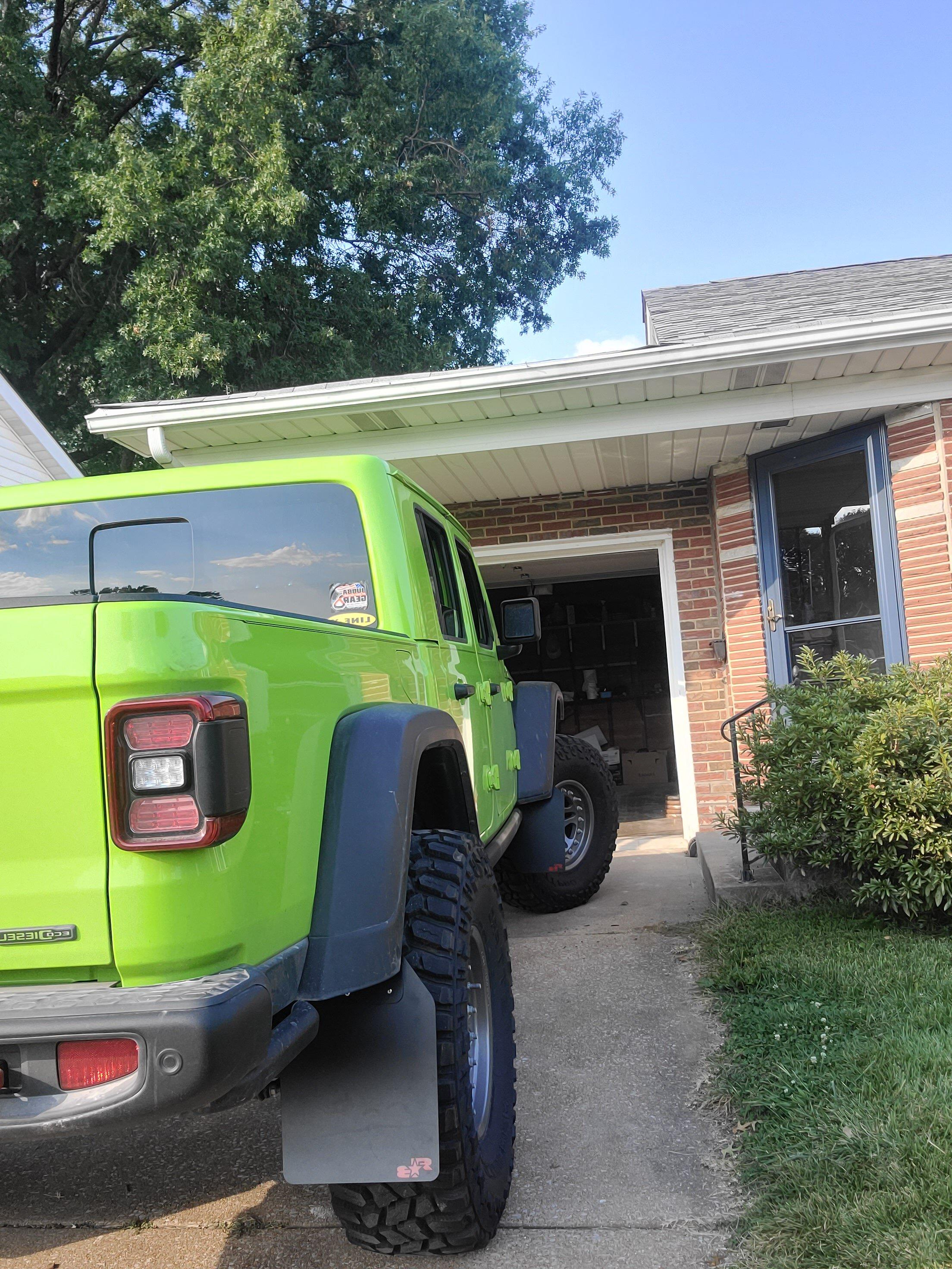 Jeep Gladiator Doing The Dew, AKA Staphy's dumb question thread 20220917_170243