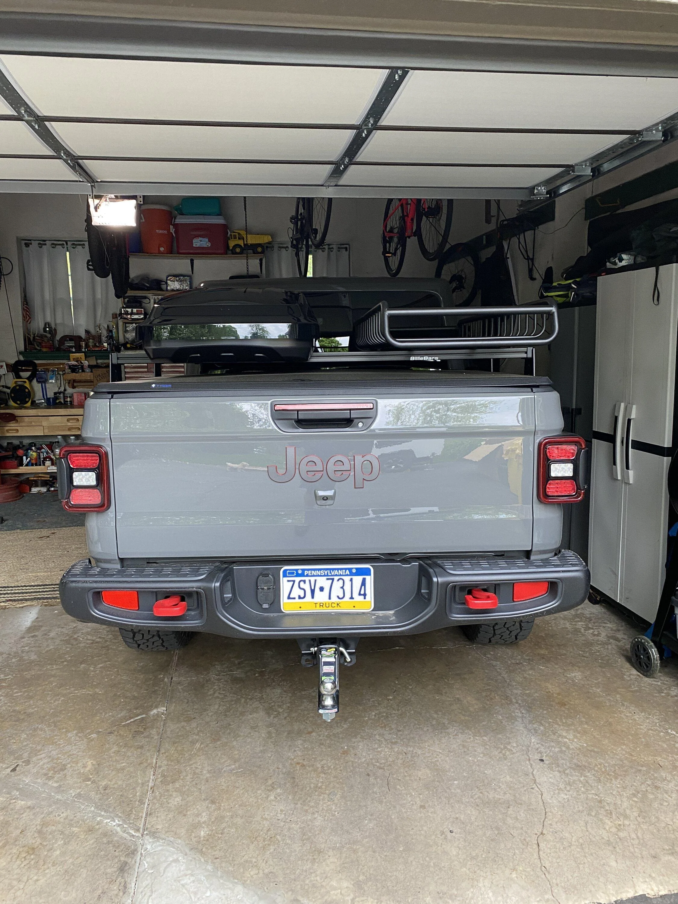 Jeep Gladiator Billie Bars with Yakima Basket, Cargo box and Tonneau Cover 05F1200A-93E0-473D-B796-D0B54E4BF827