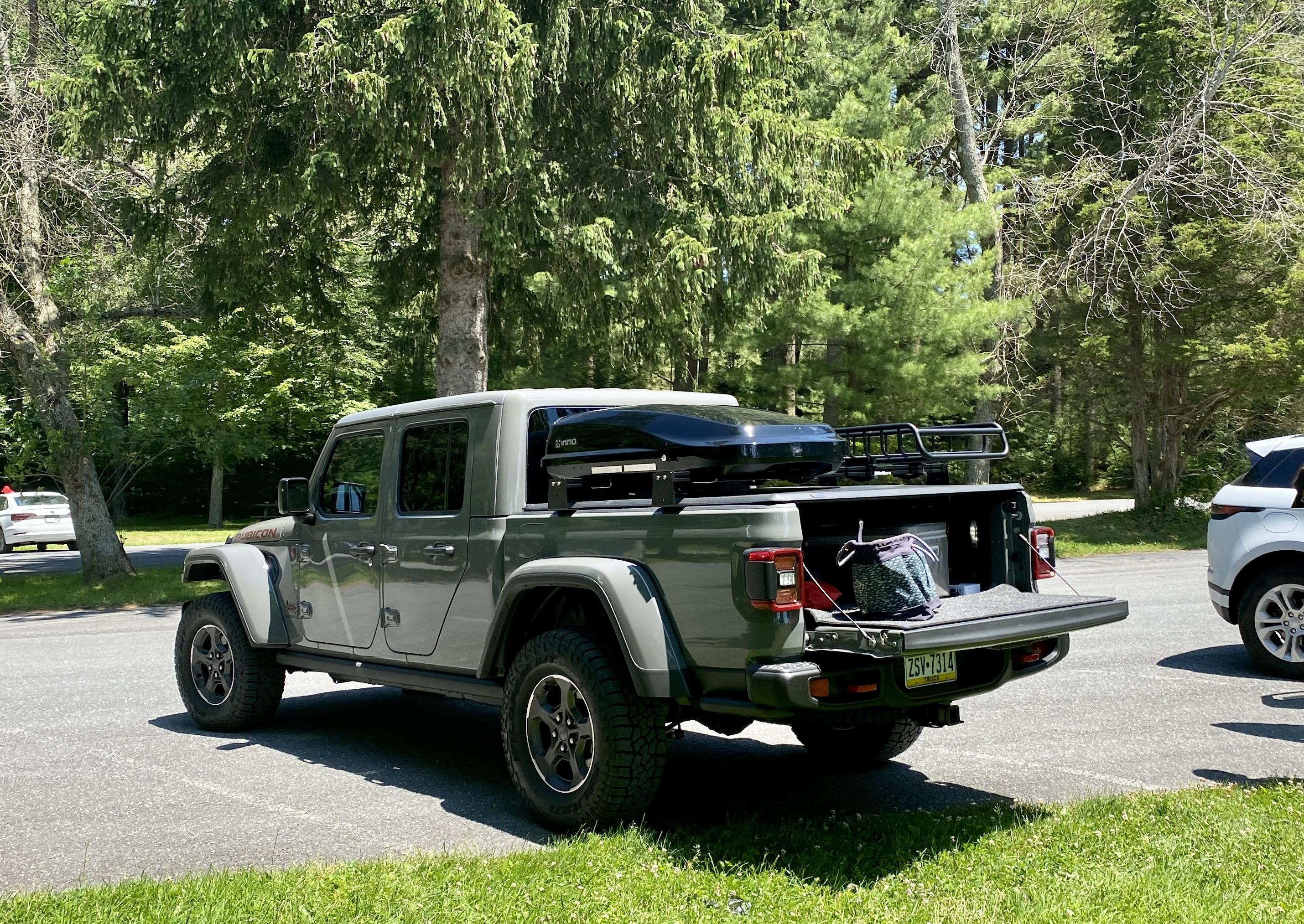 Jeep Gladiator Billie Bars with Yakima Basket, Cargo box and Tonneau Cover A81BFC8A-A090-4970-8B56-2EB0DA2C10B6