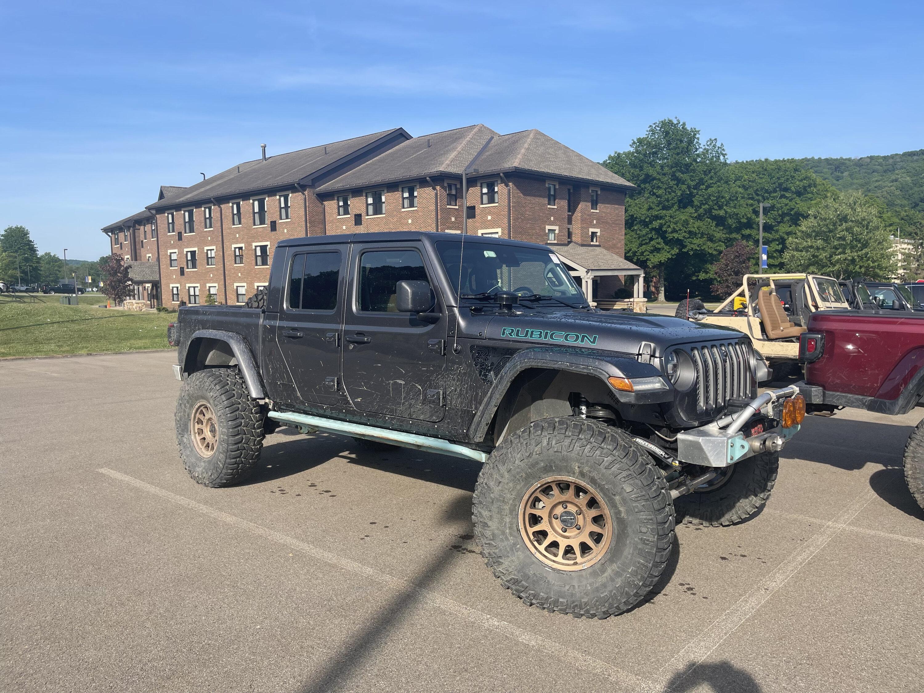 Jeep Gladiator Bronze wheels IMG_1889