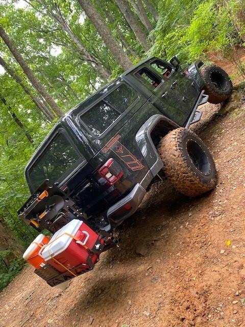 Jeep Gladiator ARE Bed Cap Topper weight requires upgrading to taller rear springs / spring spacers? Gladiator_4