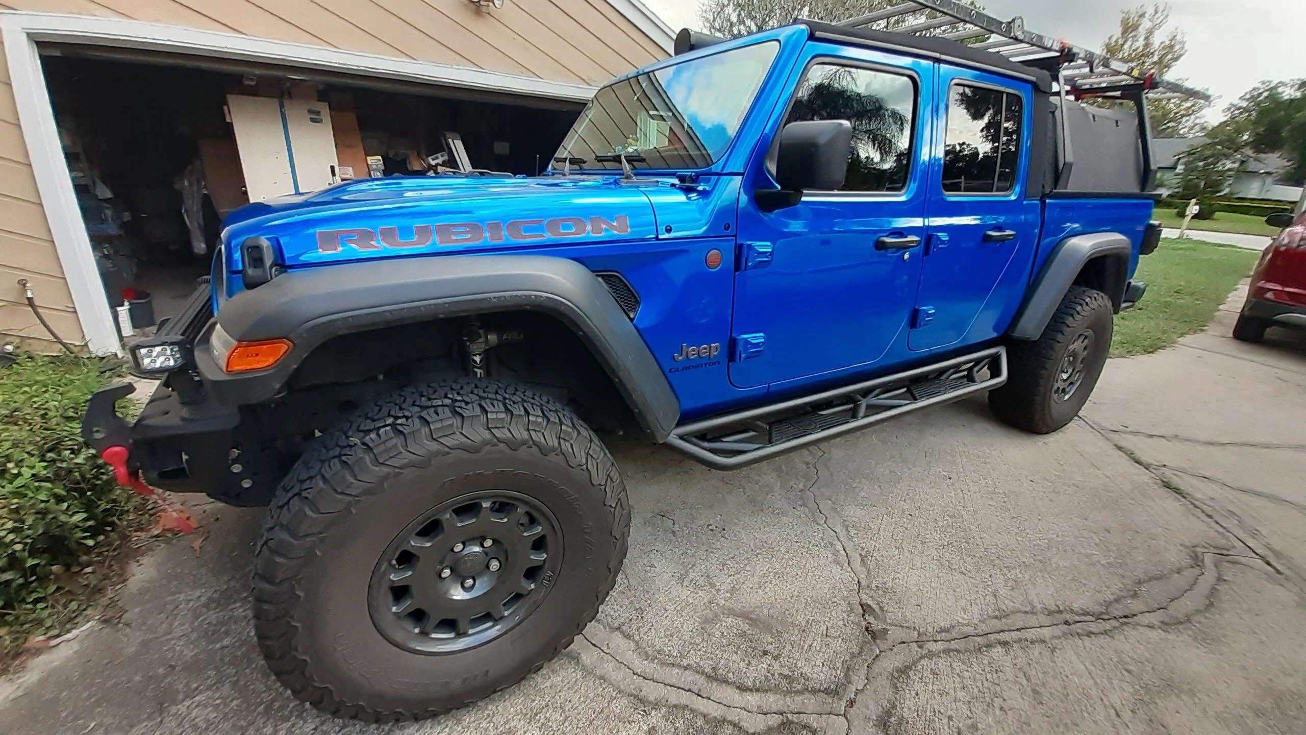 Jeep Gladiator Show me pictures of rocksliders that works as a running board. 20220919_183405