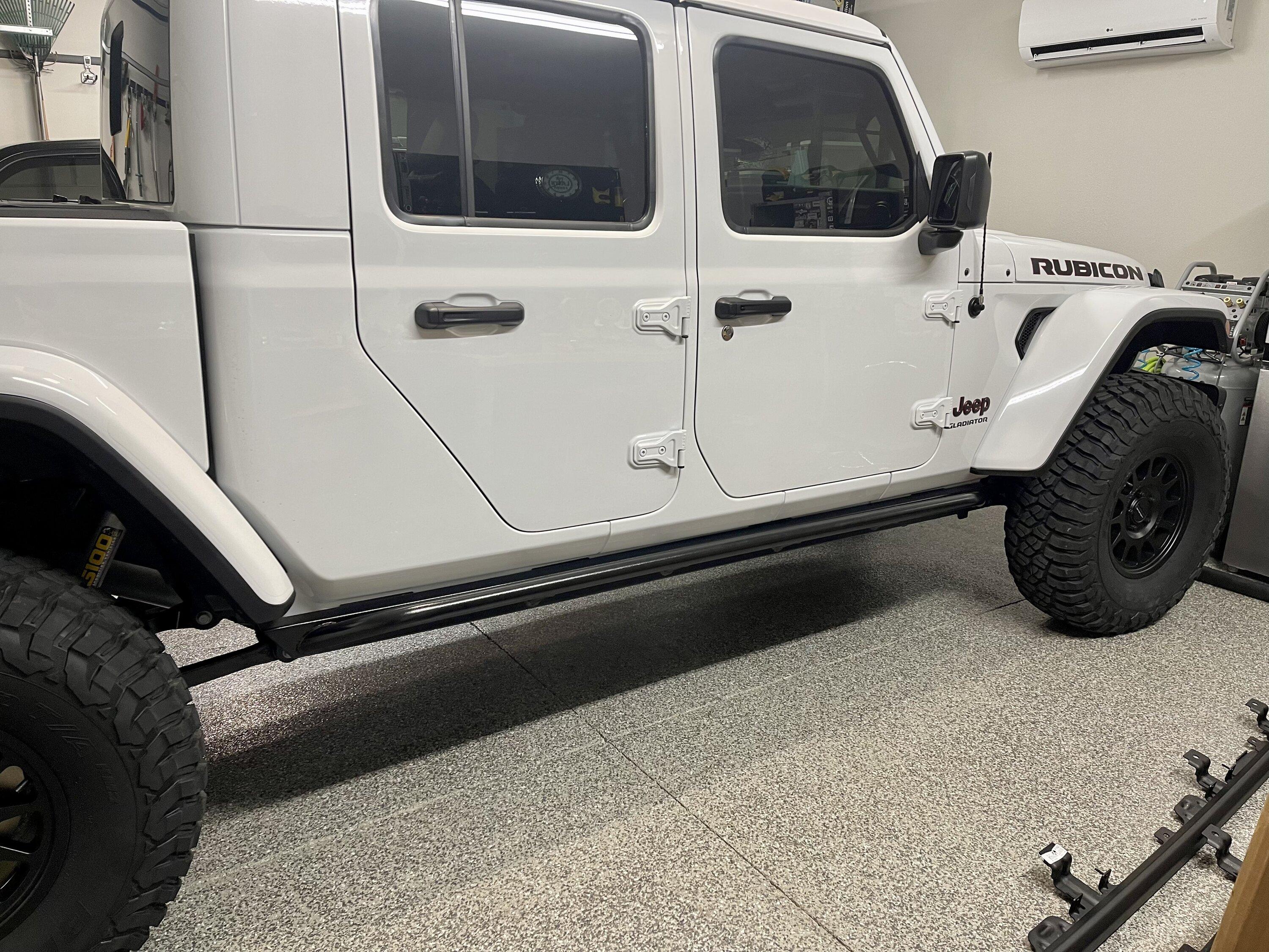 Jeep Gladiator Show me pictures of rocksliders that works as a running board. 112390A8-5AD4-41D2-B2BD-2EAC342DD09A