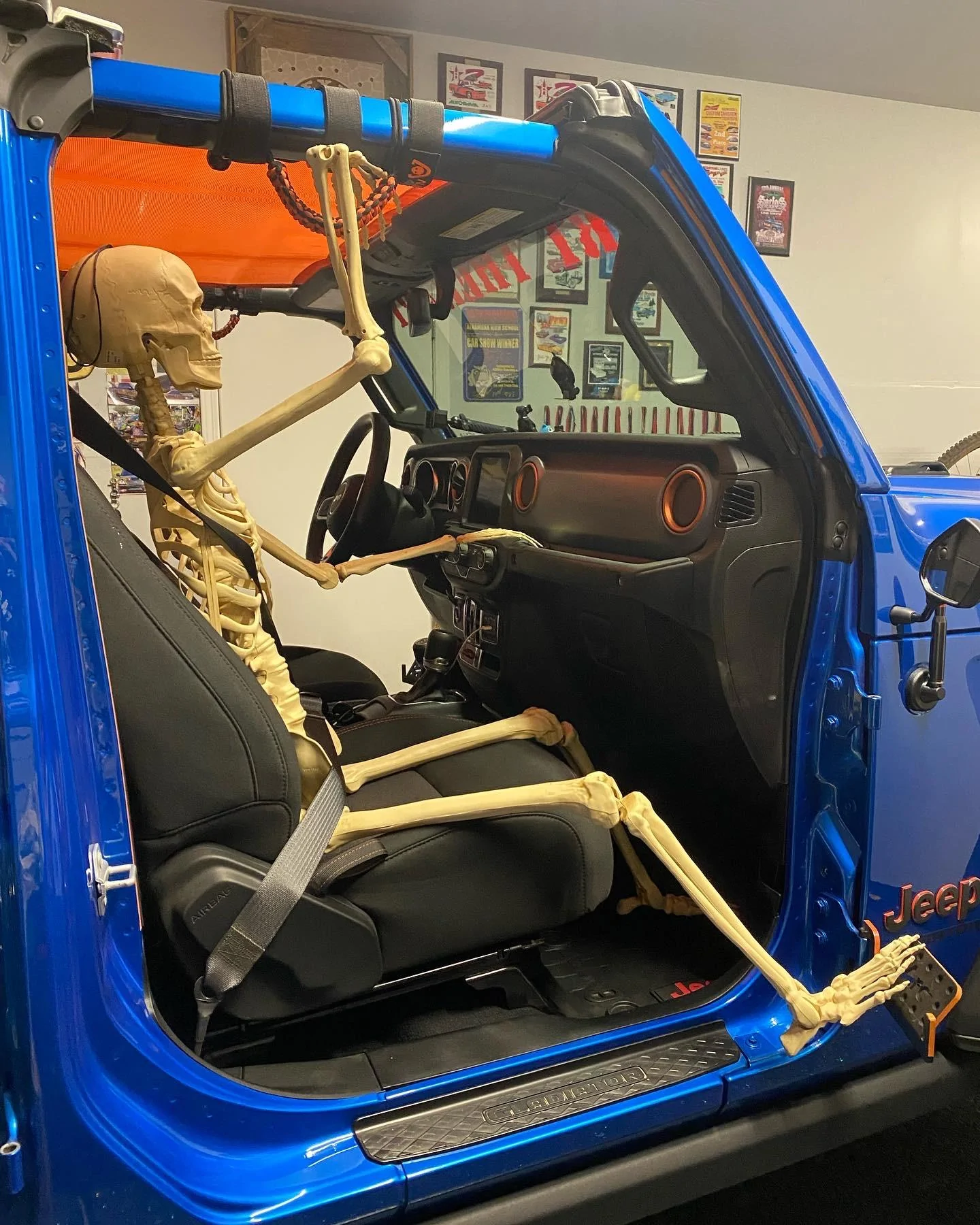 Jeep Gladiator Halloween creativity scene - post yours! ??? B58D736E-6475-4564-8114-23C2A223AC2F