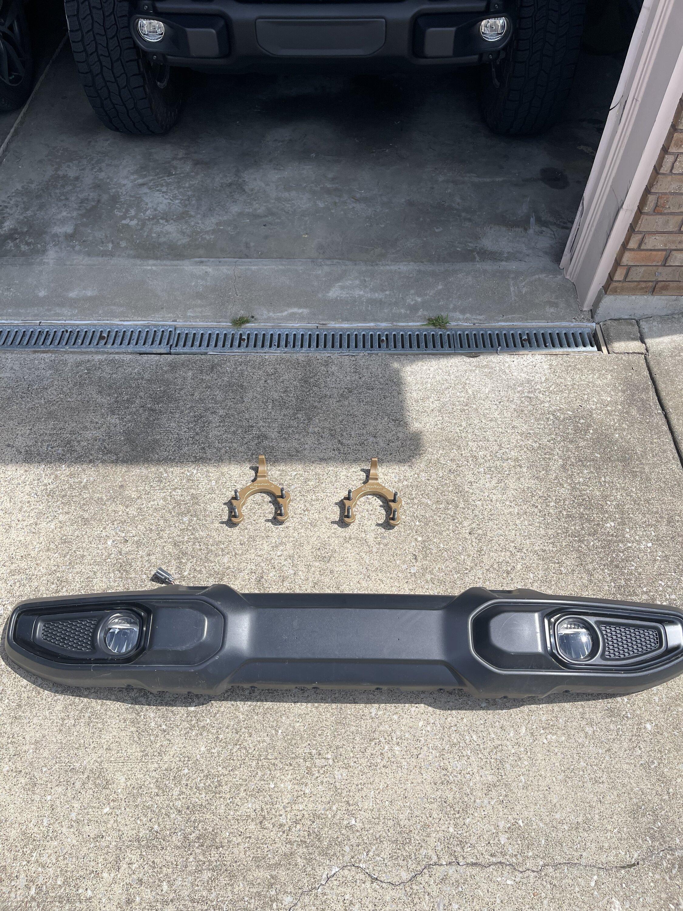 Jeep Gladiator Best and cheapest front bumper 003C1417-42EF-4D36-8C0C-6F06C51AA266
