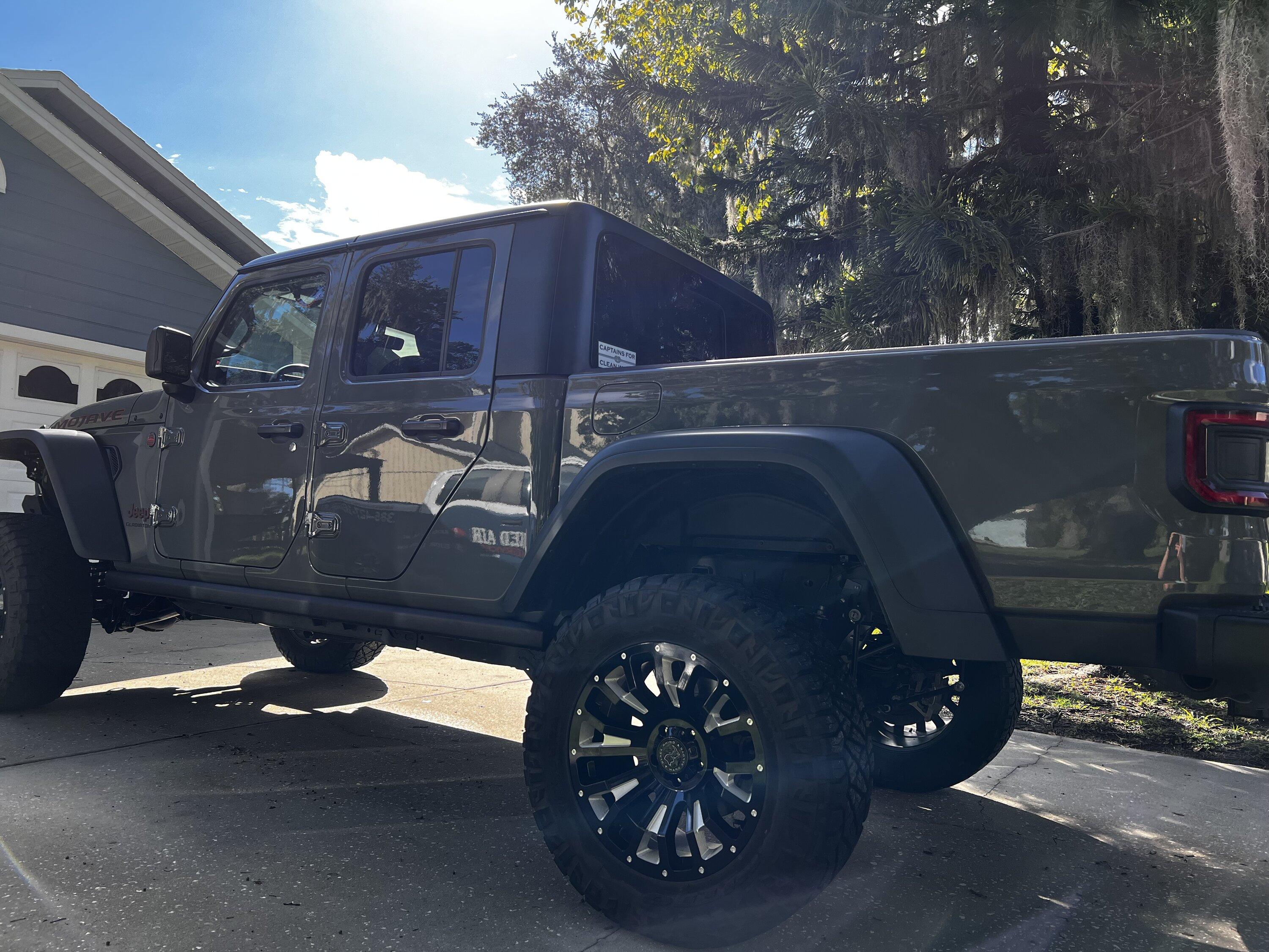 Jeep Gladiator 2021 Sting Gray Mojave/11.5k miles/$59k IMG-1369