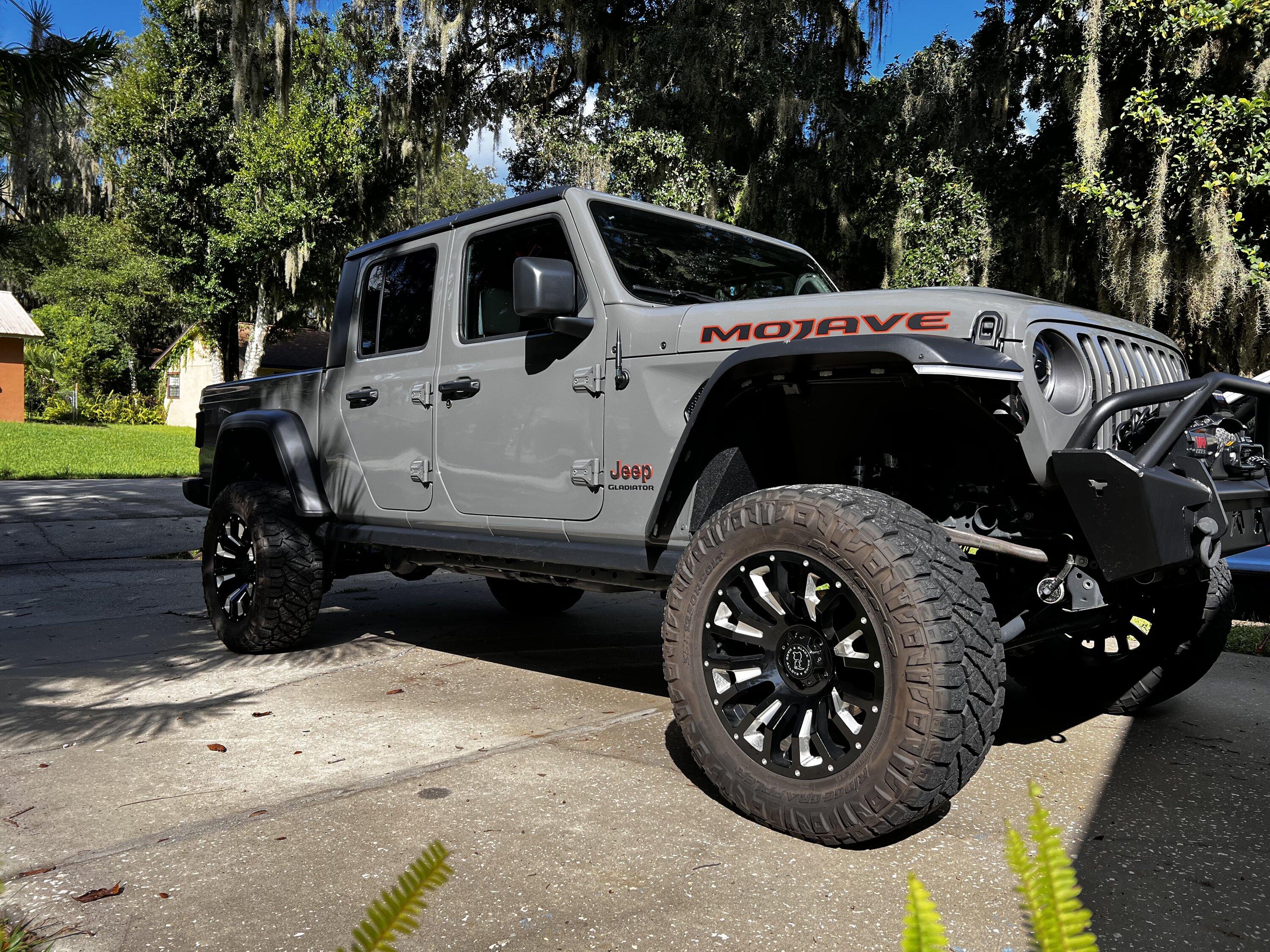 Jeep Gladiator 2021 Sting Gray Mojave/11.5k miles/$59k IMG-1373