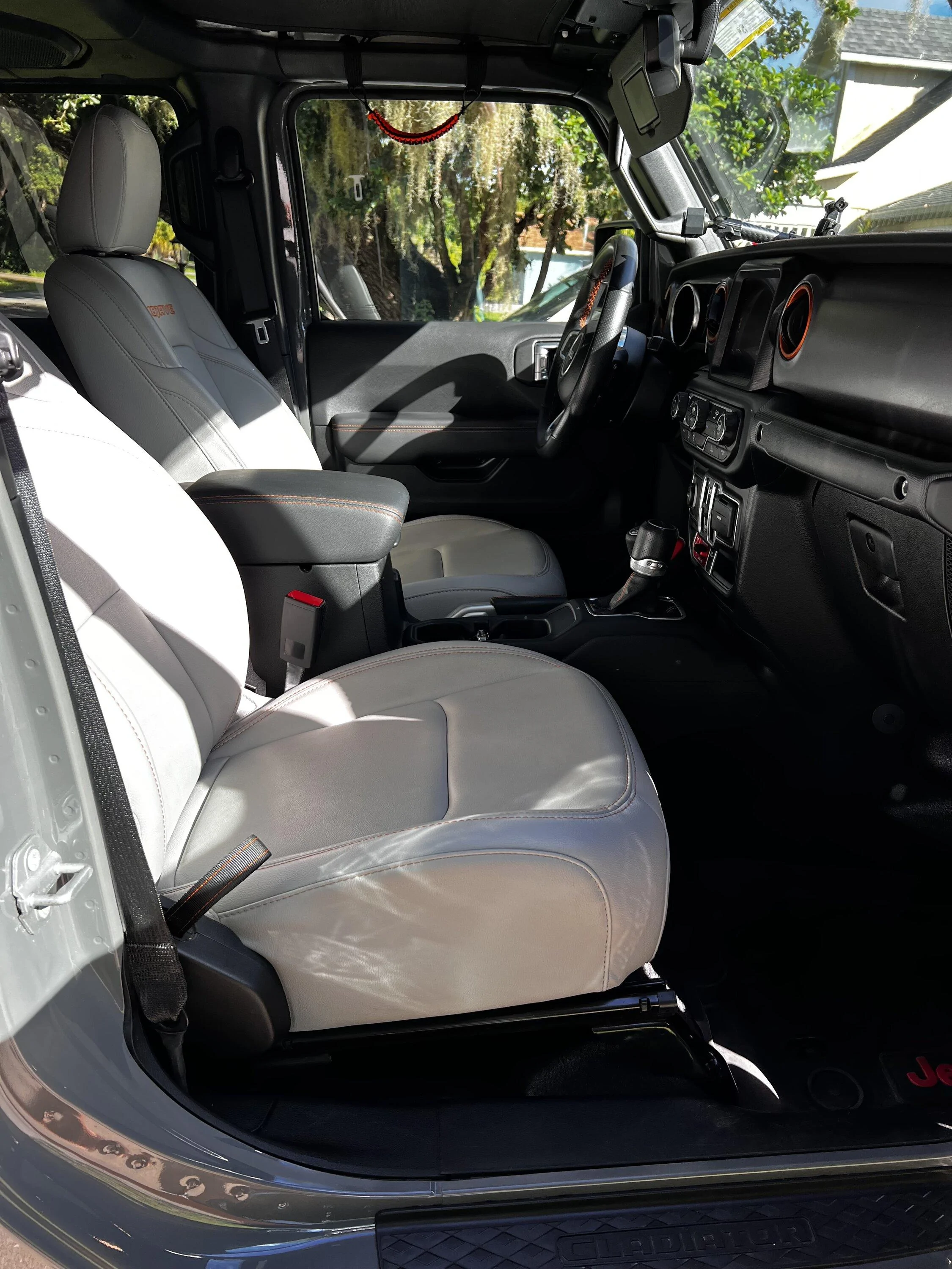 Jeep Gladiator 2021 Sting Gray Mojave/11.5k miles/$59k IMG-1362