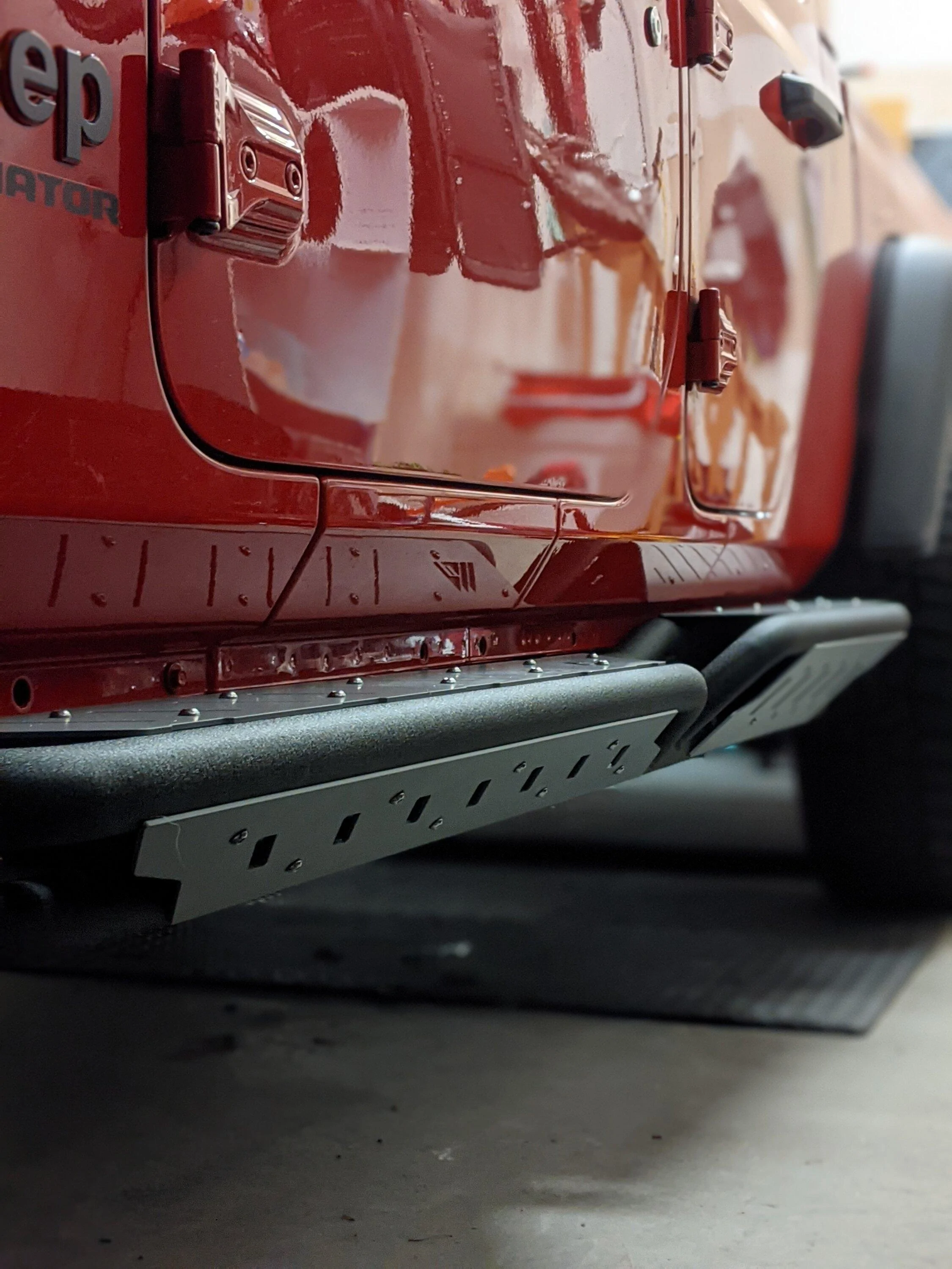Jeep Gladiator Show me pictures of rocksliders that works as a running board. PXL_20211031_002743041.PORTRAIT