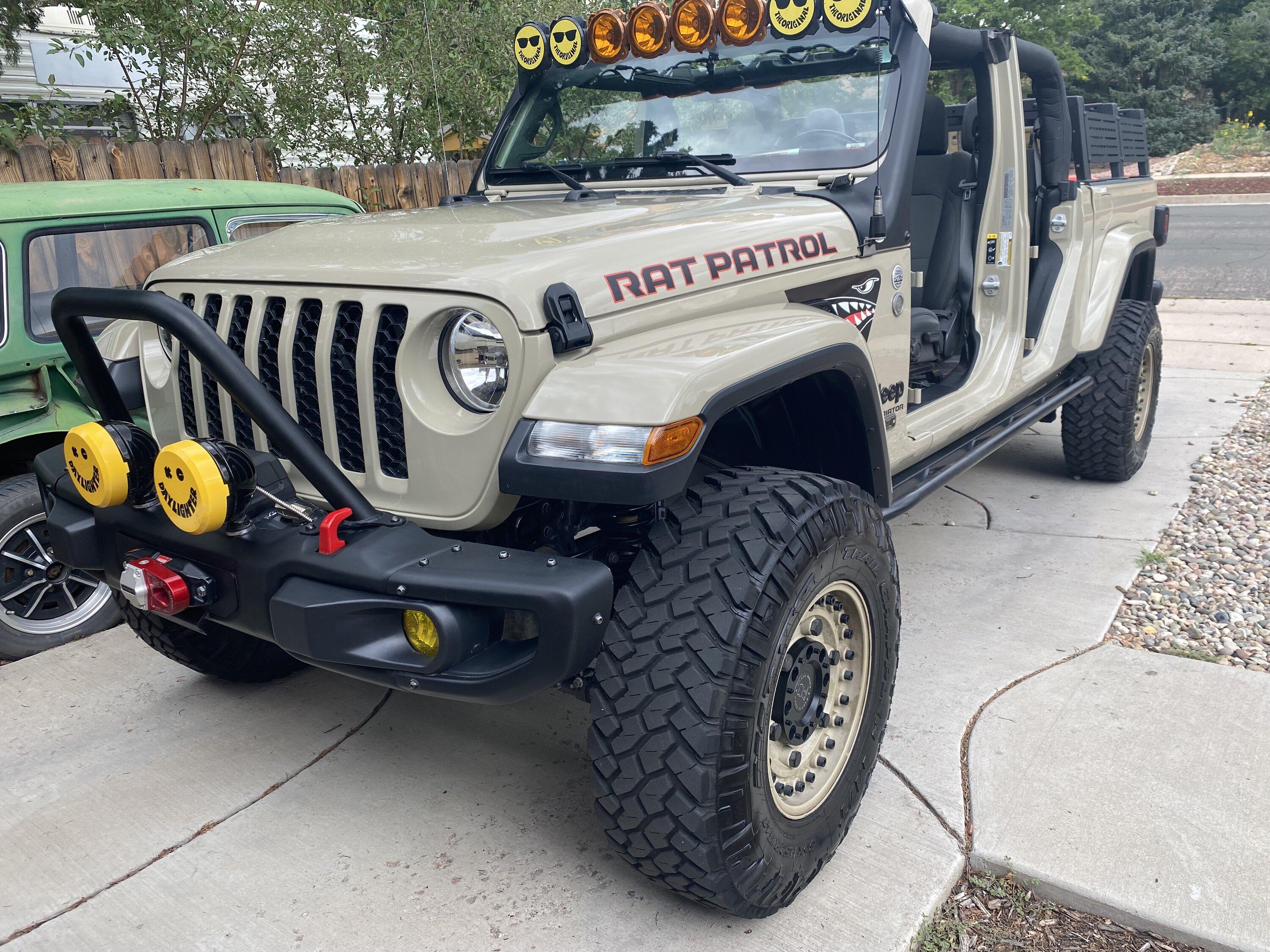 Jeep Gladiator Strip down ever get old? 67874916292__8D227F56-5DE8-4117-8E97-5A08F7FAE69A