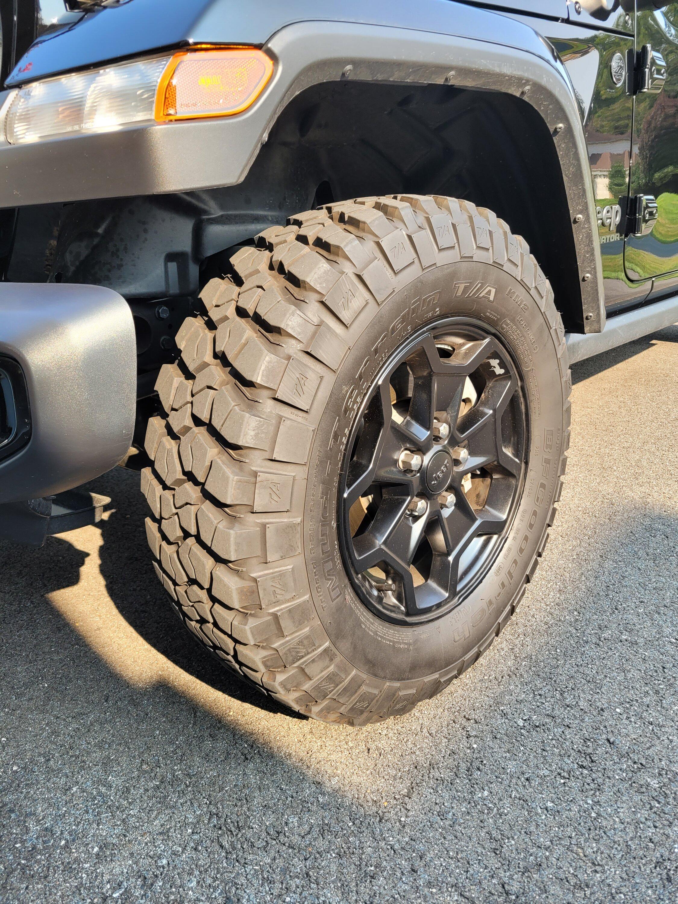 Jeep Gladiator New Willys Rims & Tires 20220917_161231