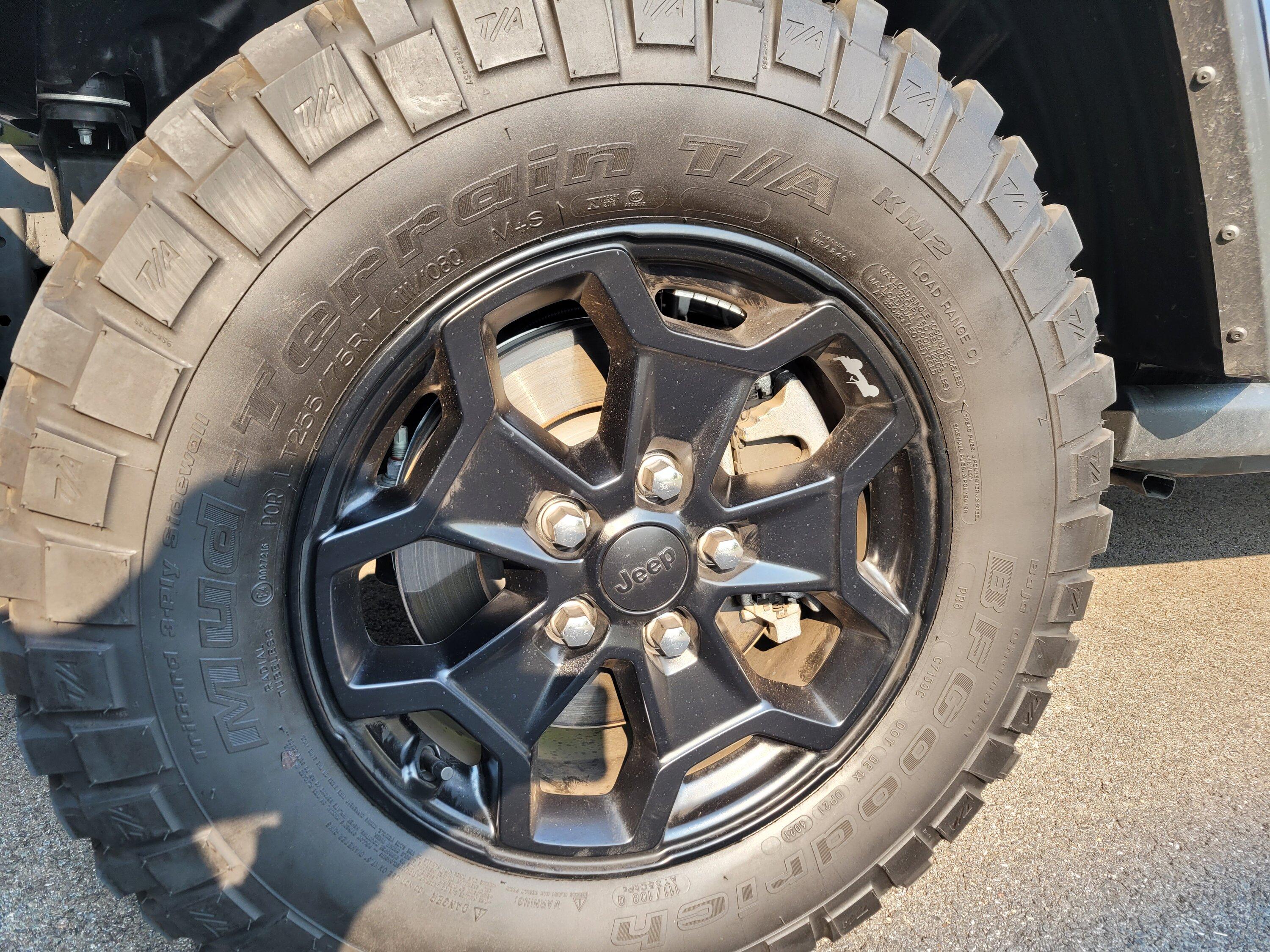 Jeep Gladiator New Willys Rims & Tires 20220917_161235